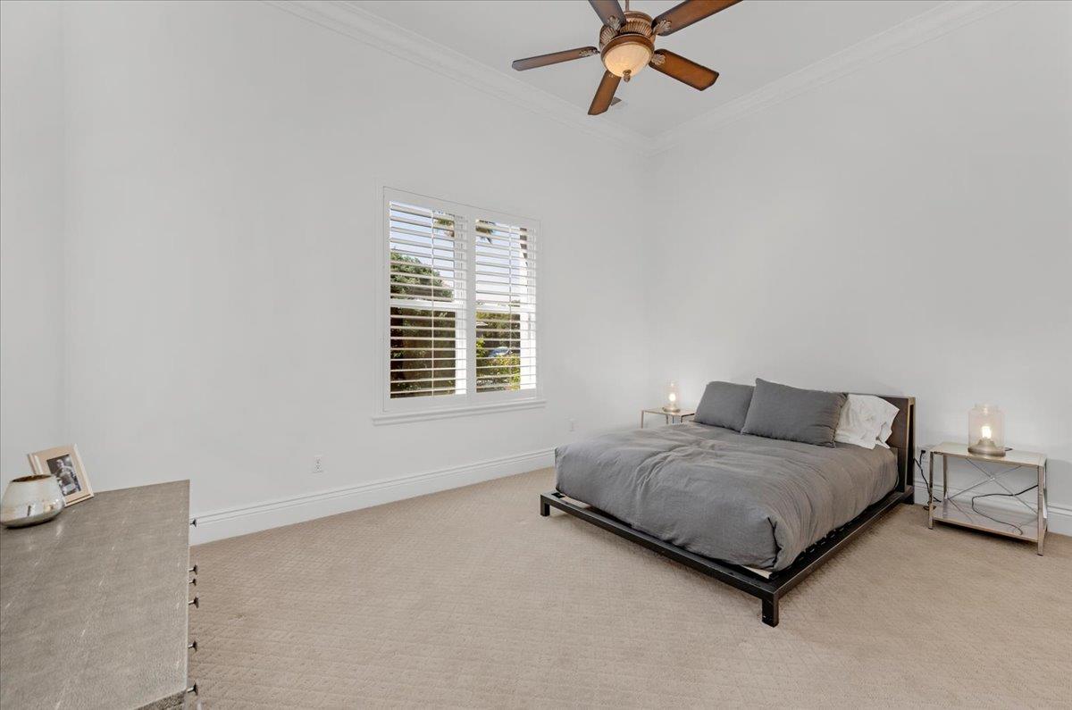 11350 N Glencastle Way, Fresno, CA 93730