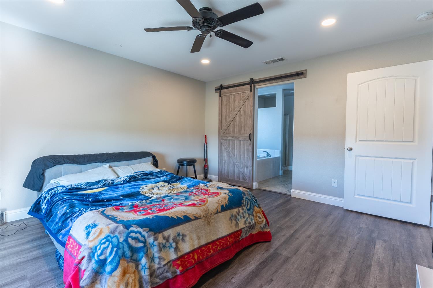 5865 E Beck Ave, Fresno, CA 93727