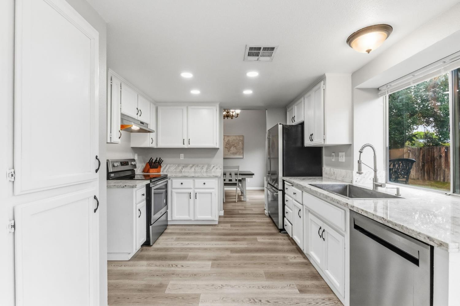 7305 N Woodrow, Fresno, CA 93720