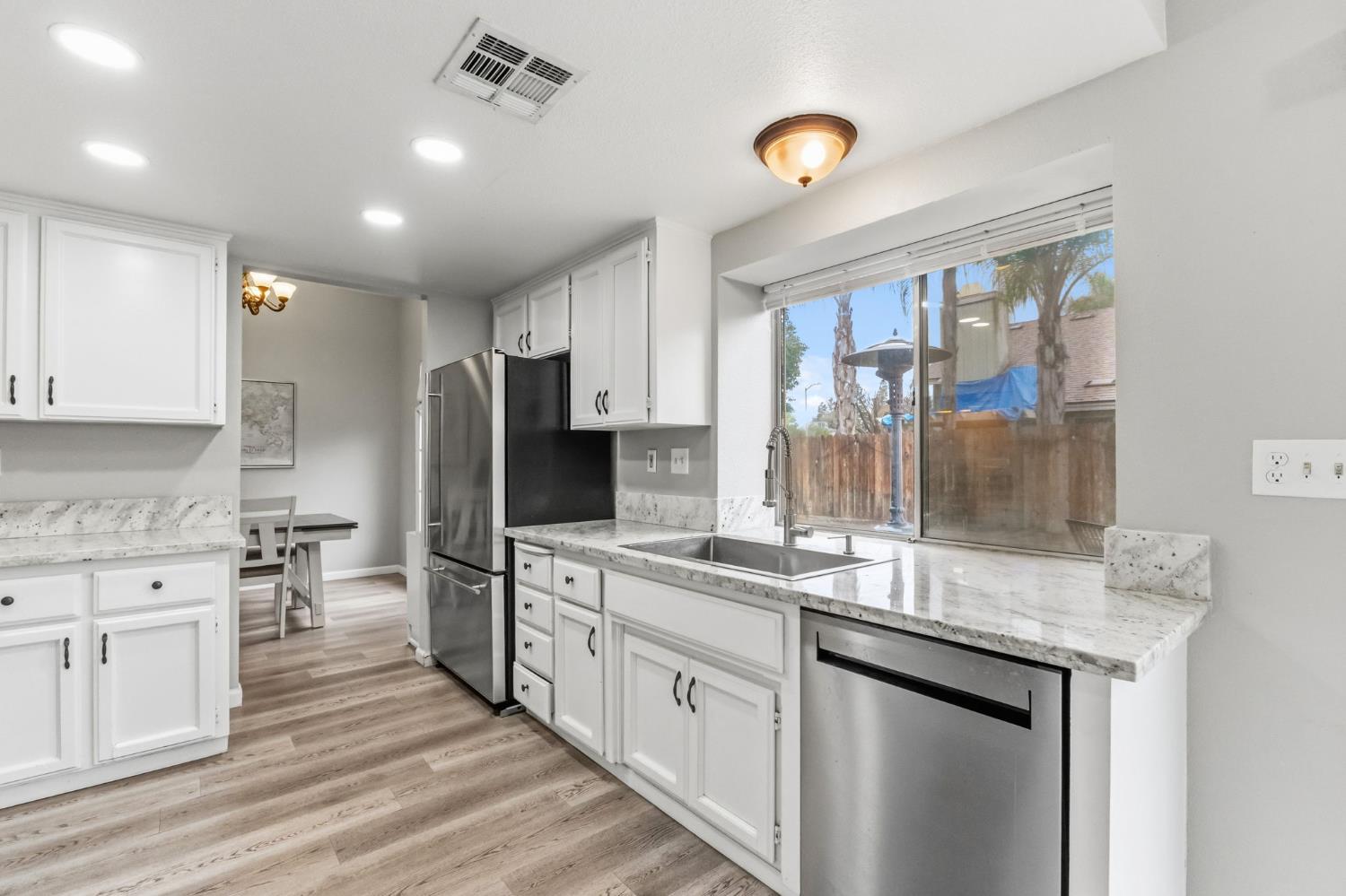 7305 N Woodrow, Fresno, CA 93720