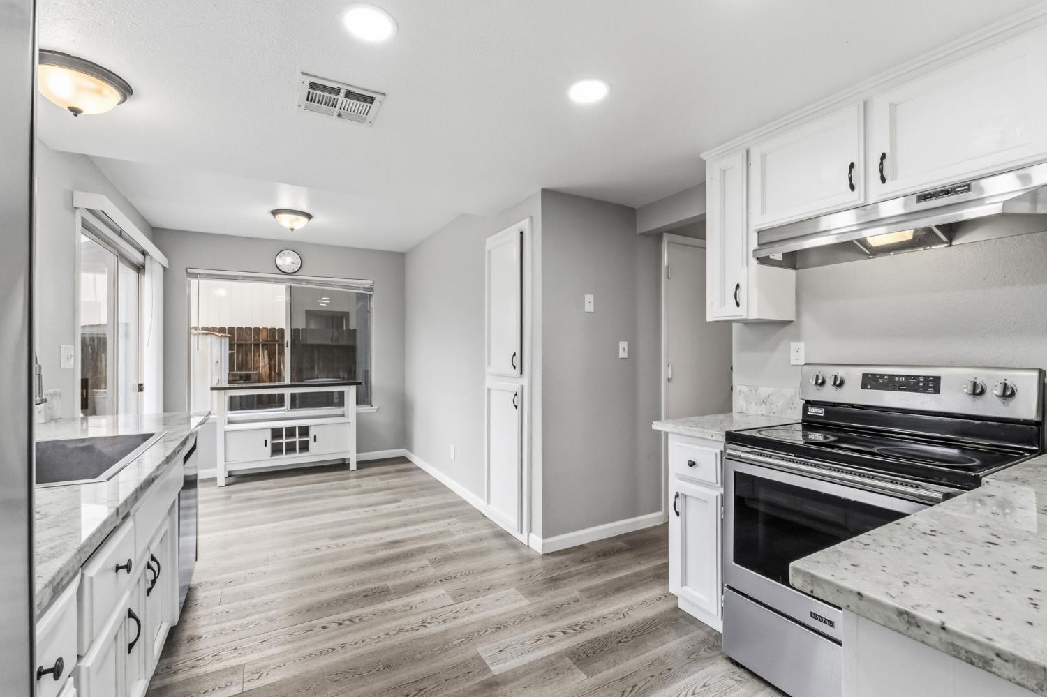 7305 N Woodrow, Fresno, CA 93720