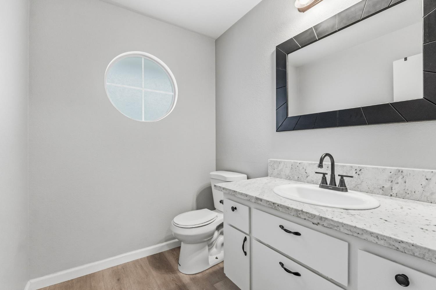 7305 N Woodrow, Fresno, CA 93720