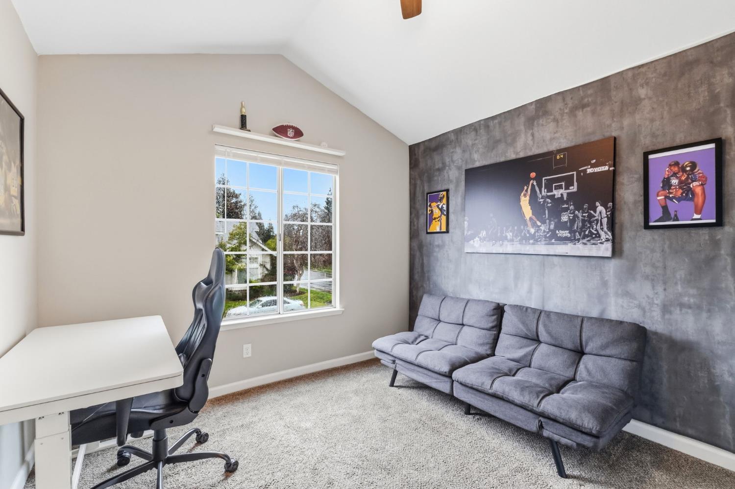 7305 N Woodrow, Fresno, CA 93720