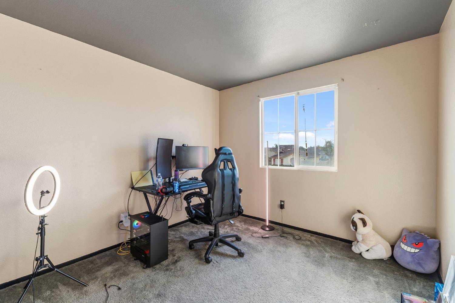 2355 S Rachel Ave, Fresno, CA 93725