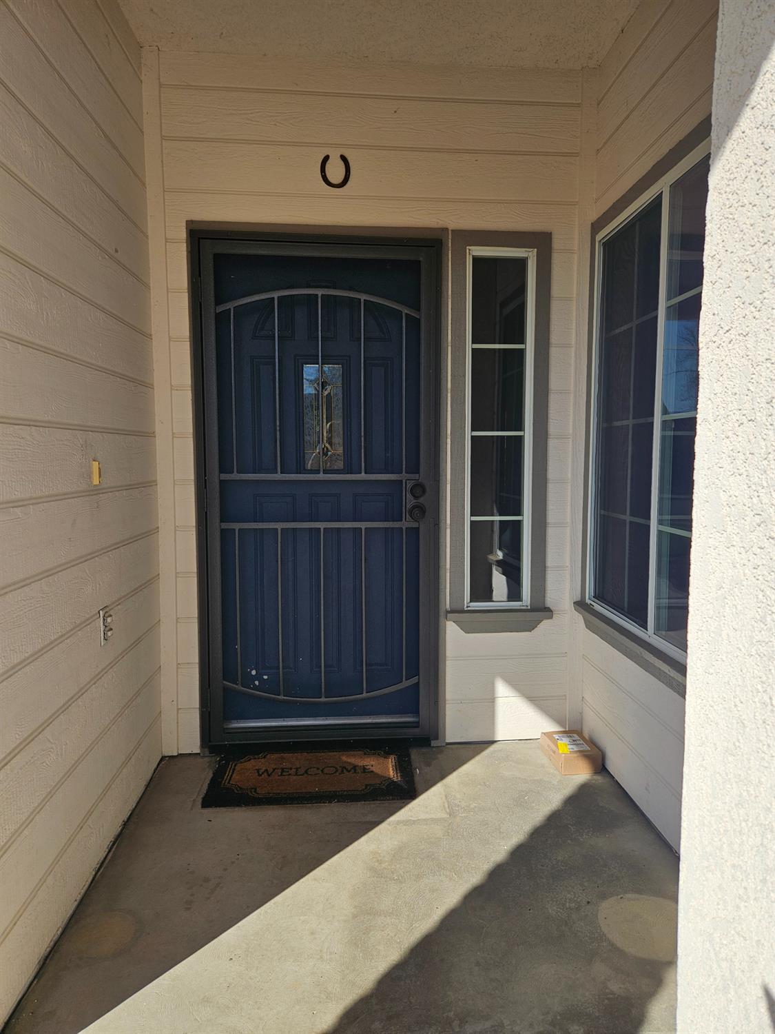 2960 E Christopher Dr, Fresno, CA 93720