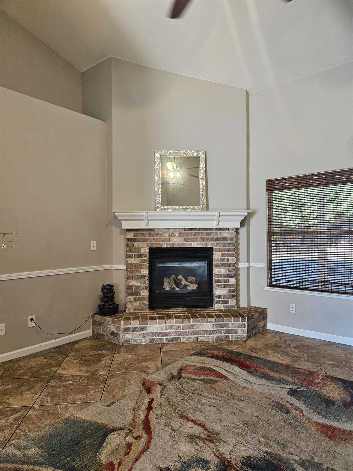 2960 E Christopher Dr, Fresno, CA 93720