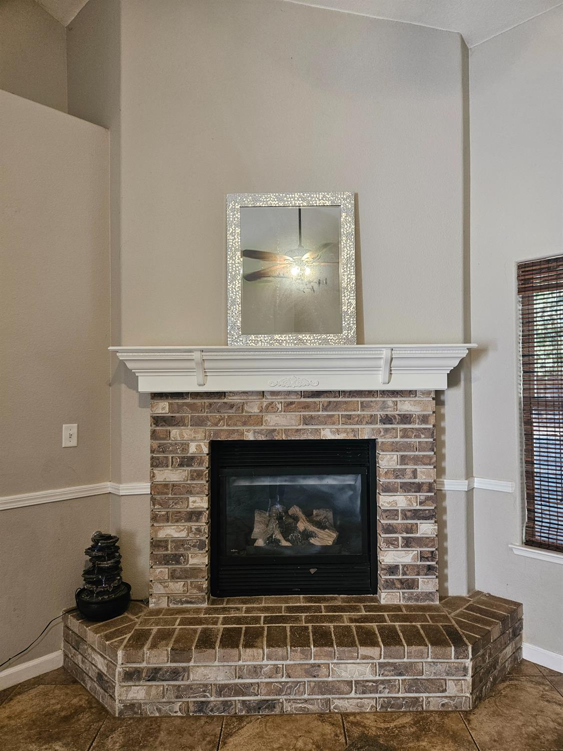 2960 E Christopher Dr, Fresno, CA 93720