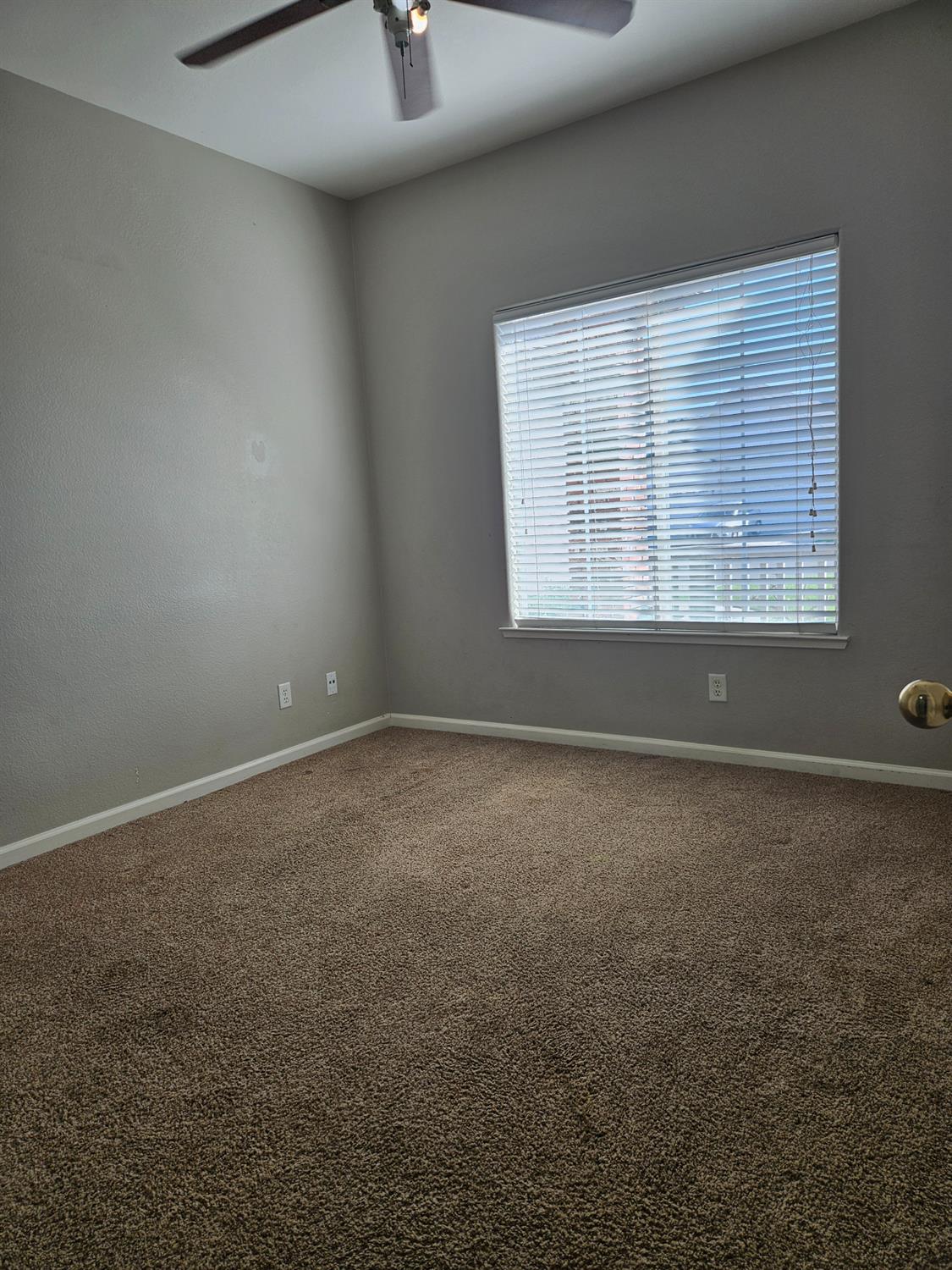 2960 E Christopher Dr, Fresno, CA 93720