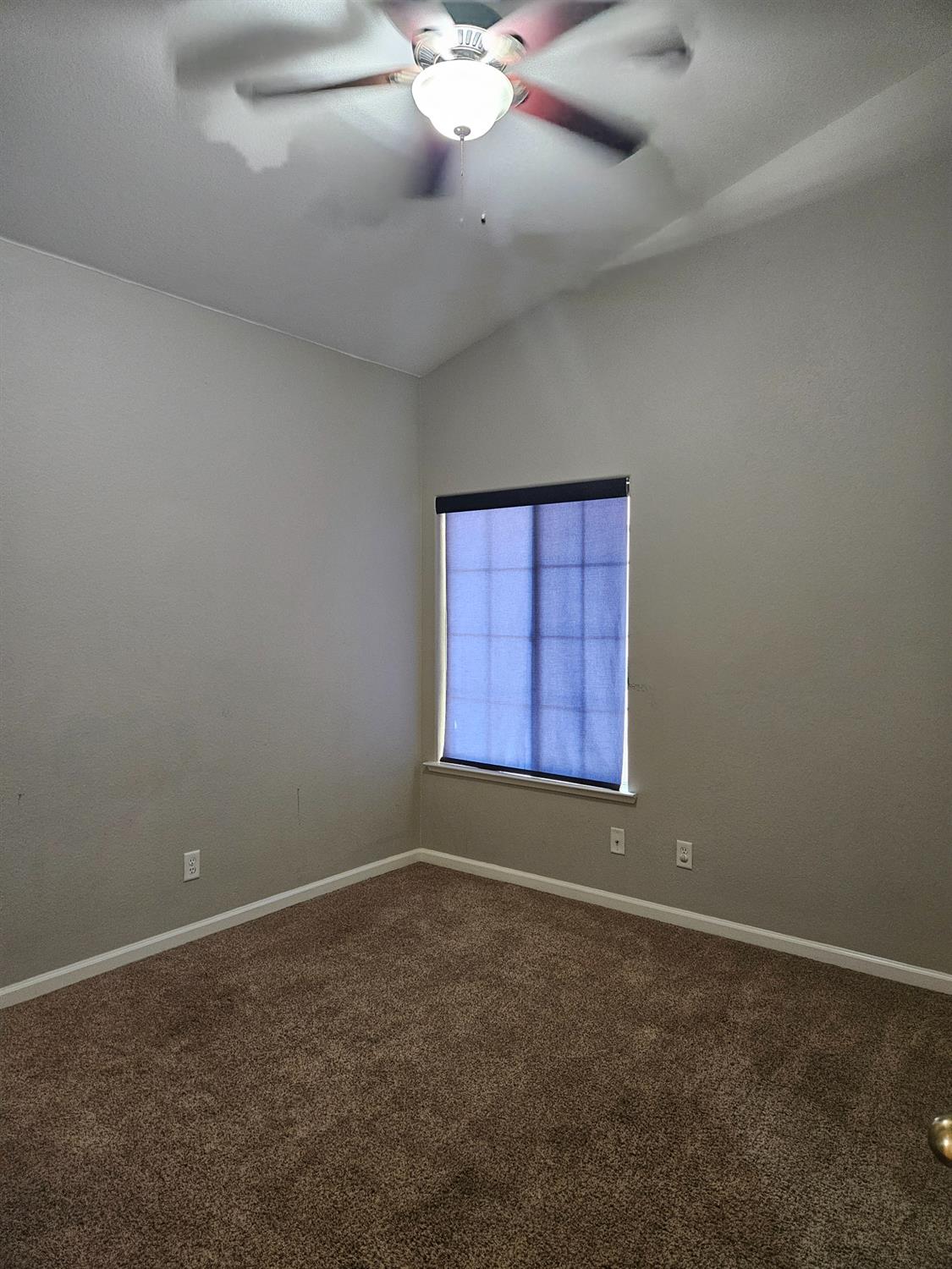 2960 E Christopher Dr, Fresno, CA 93720