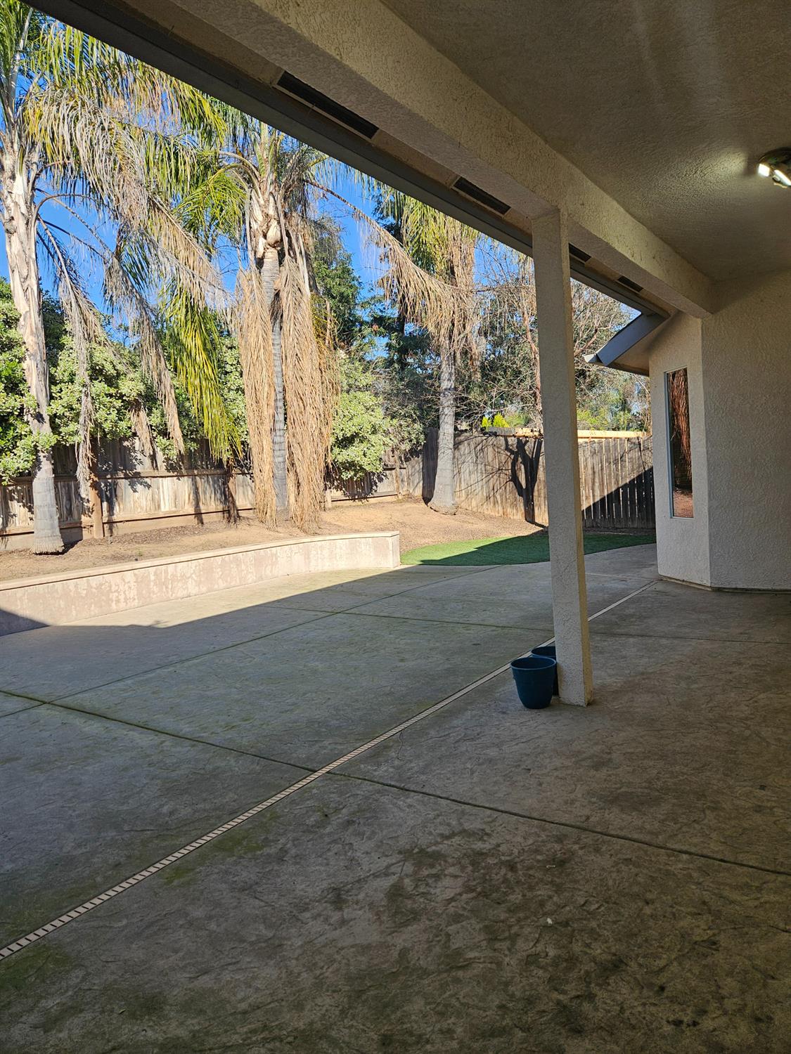 2960 E Christopher Dr, Fresno, CA 93720