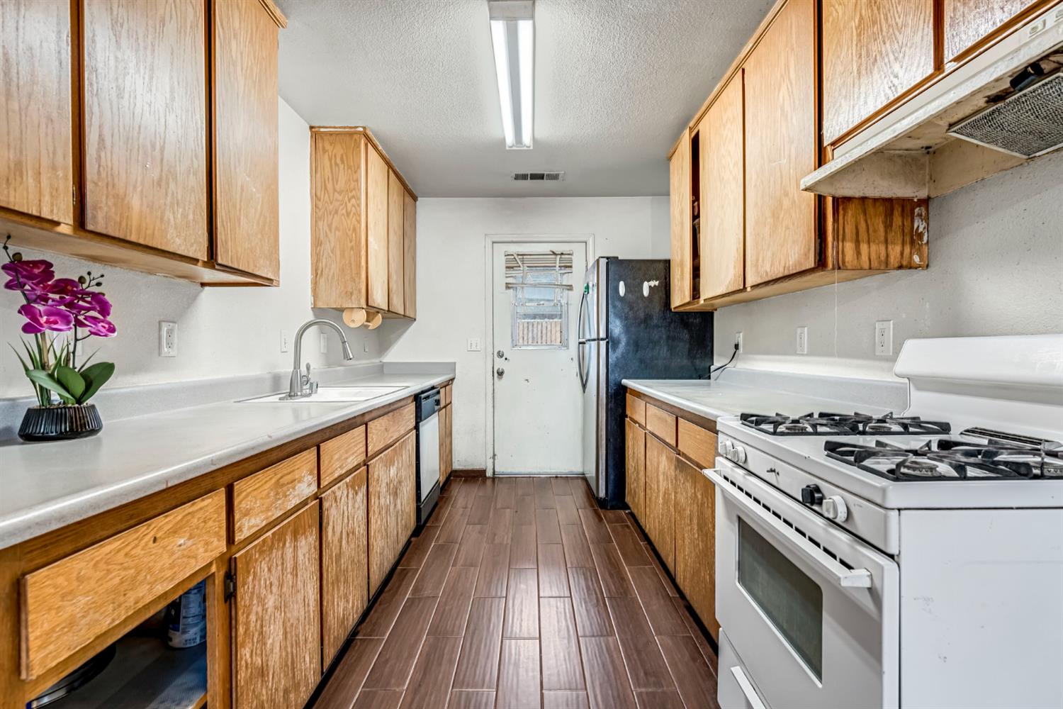 316 E Kaviland Ave, Fresno, CA 93706