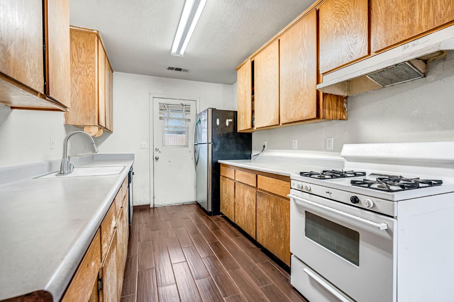 316 E Kaviland Ave, Fresno, CA 93706