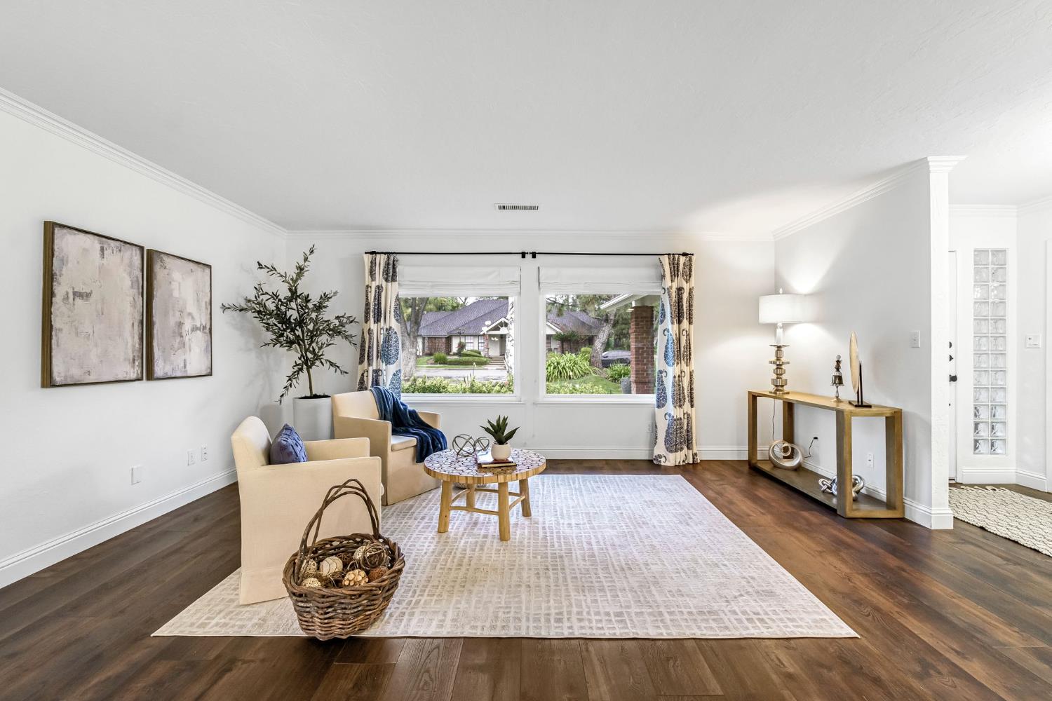 509 E Everglade Ave, Fresno, CA 93720