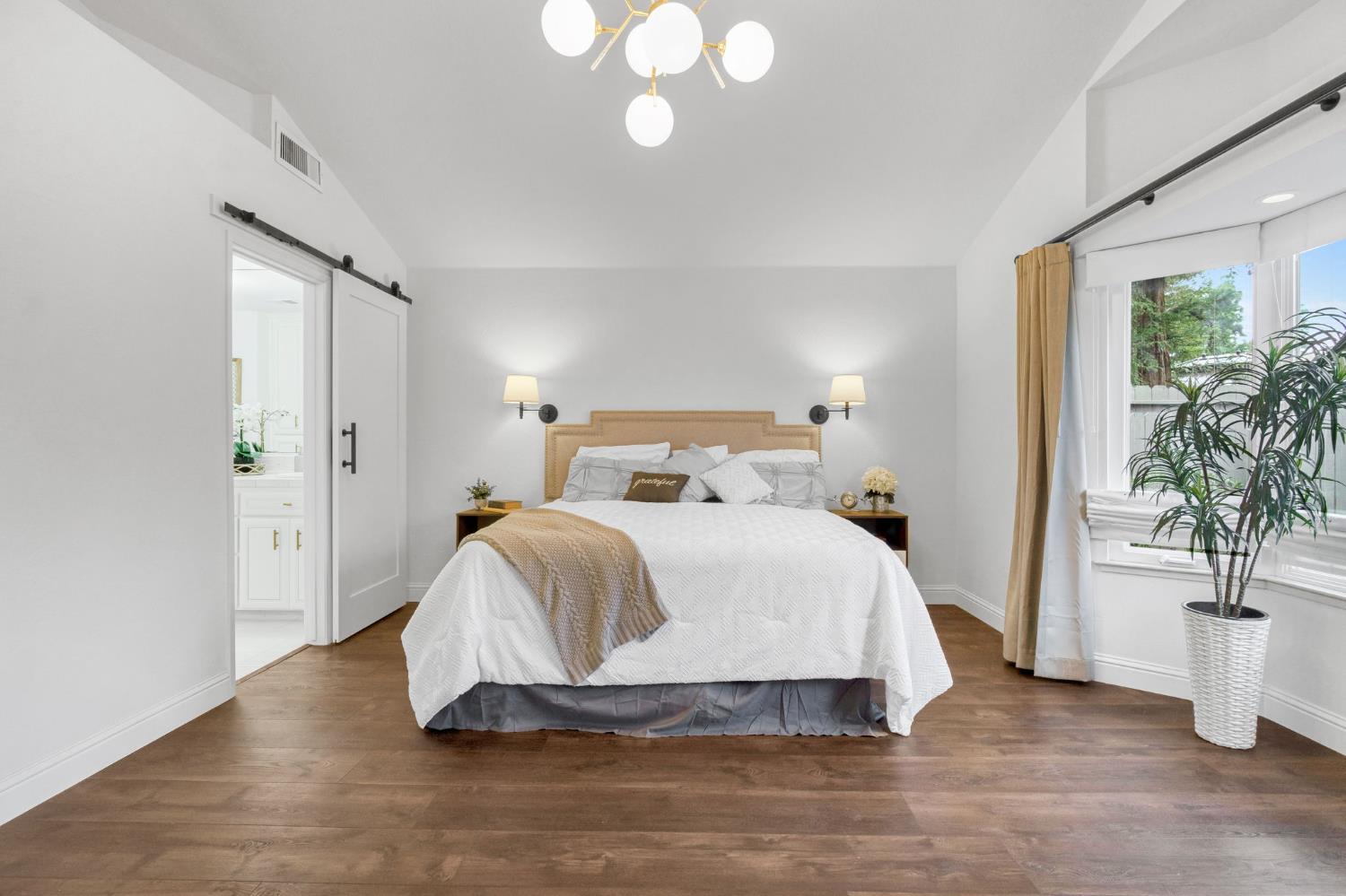 509 E Everglade Ave, Fresno, CA 93720