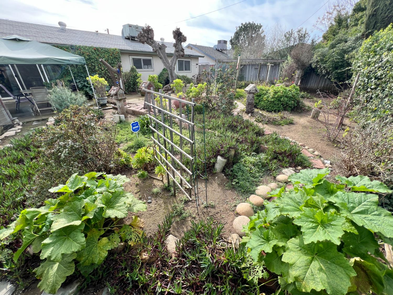 3823 E Holland Ave, Fresno, CA 93726