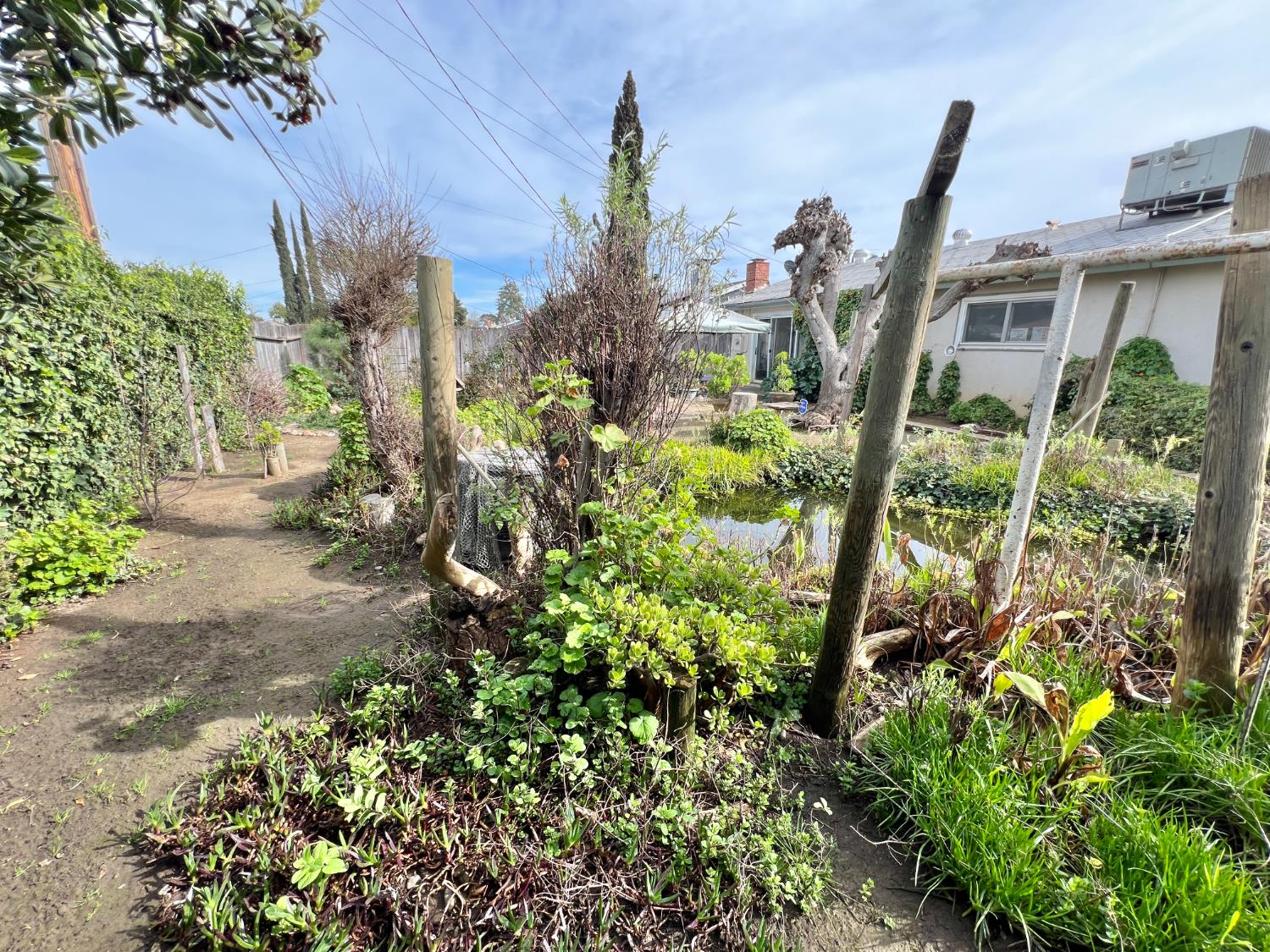 3823 E Holland Ave, Fresno, CA 93726