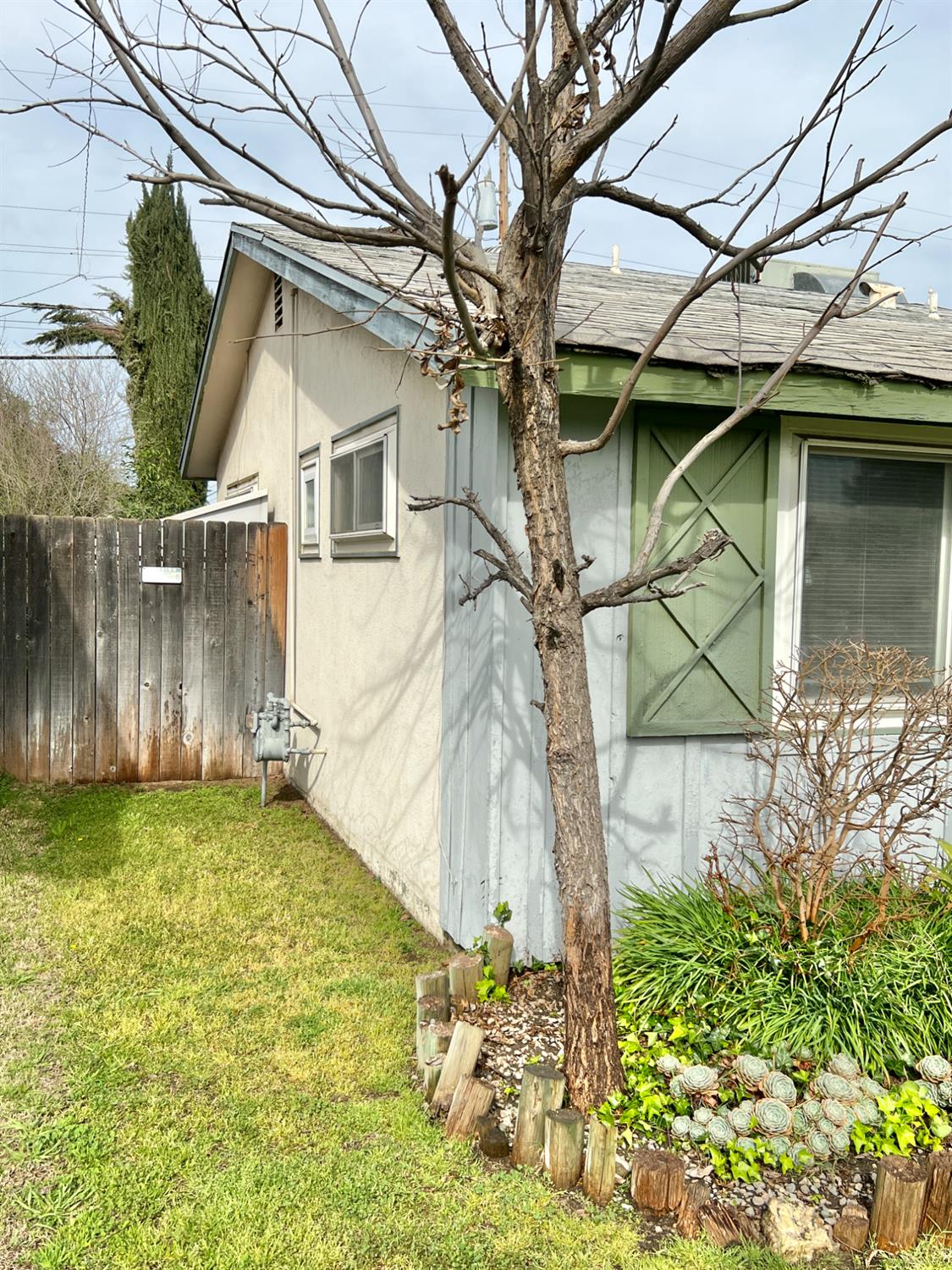 3823 E Holland Ave, Fresno, CA 93726