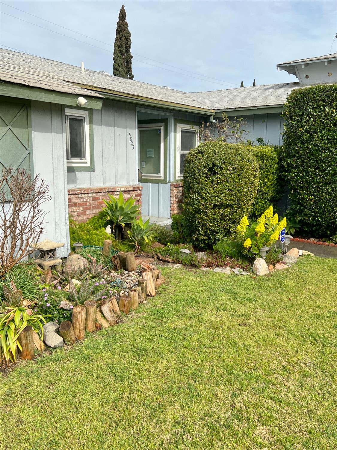 3823 E Holland Ave, Fresno, CA 93726