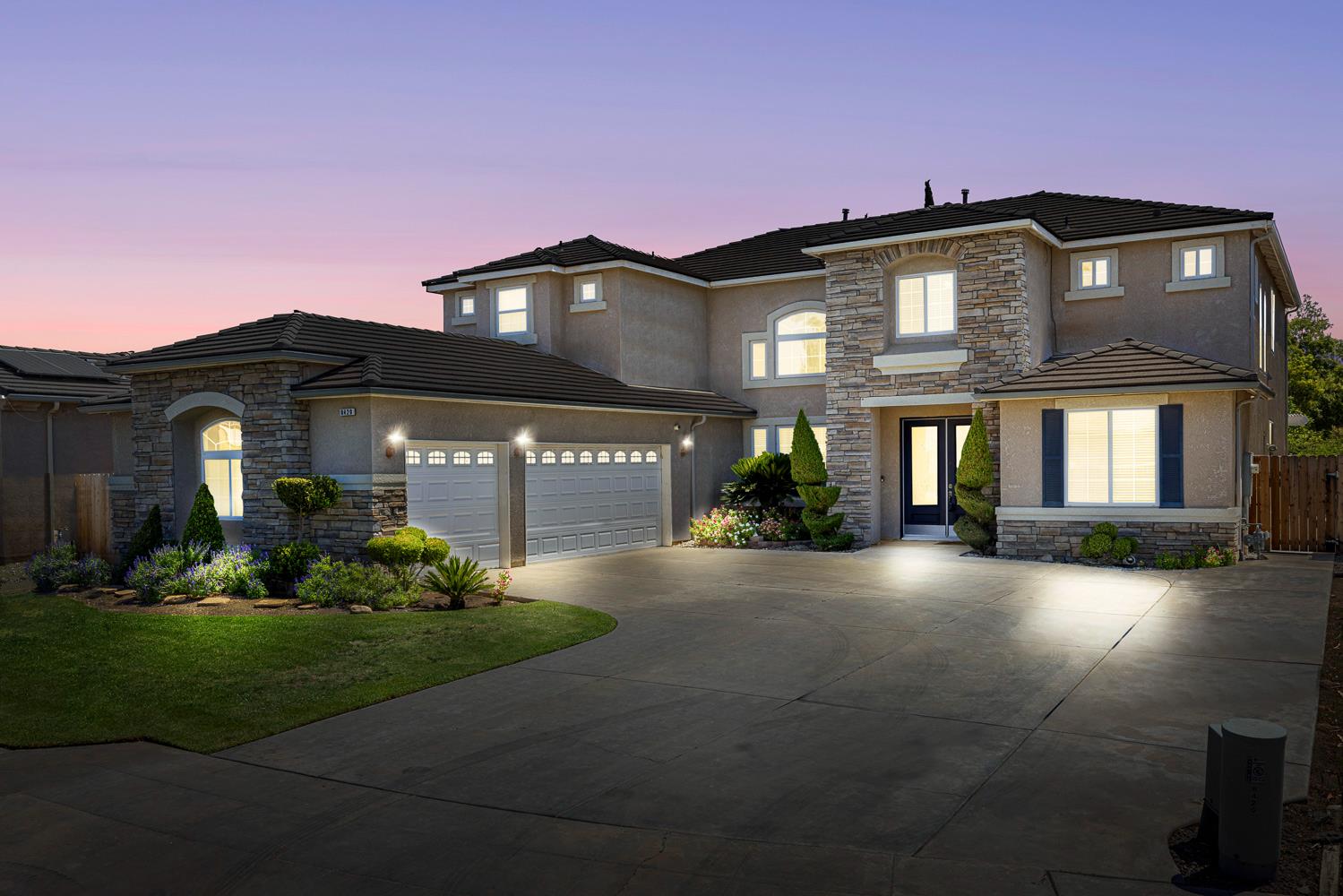 8420 N Ann Ave, Fresno, CA 93720