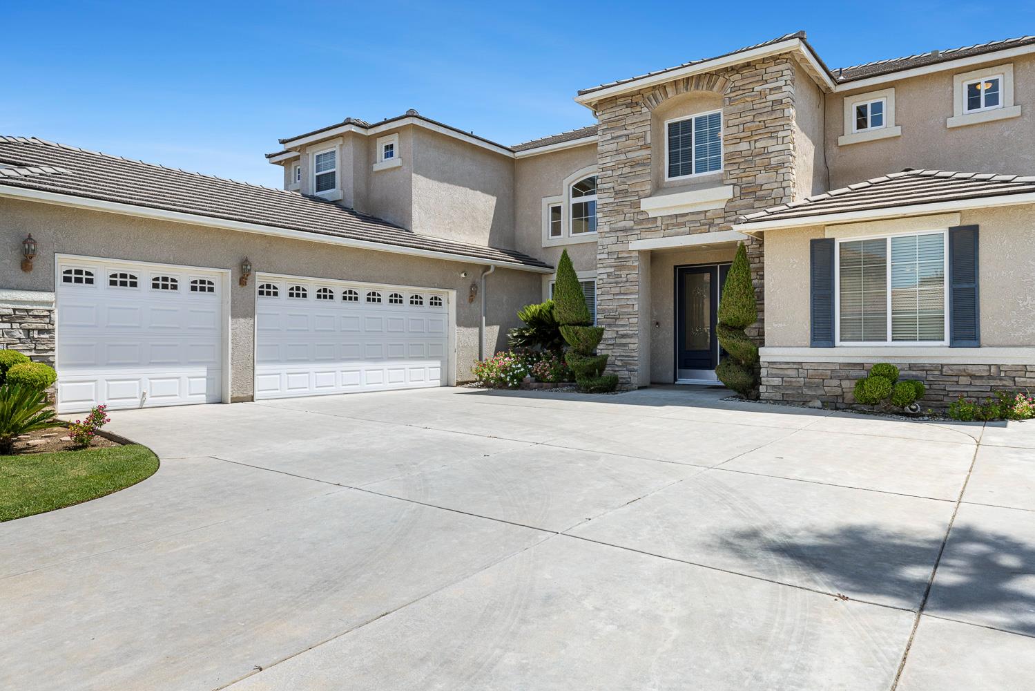 8420 N Ann Ave, Fresno, CA 93720