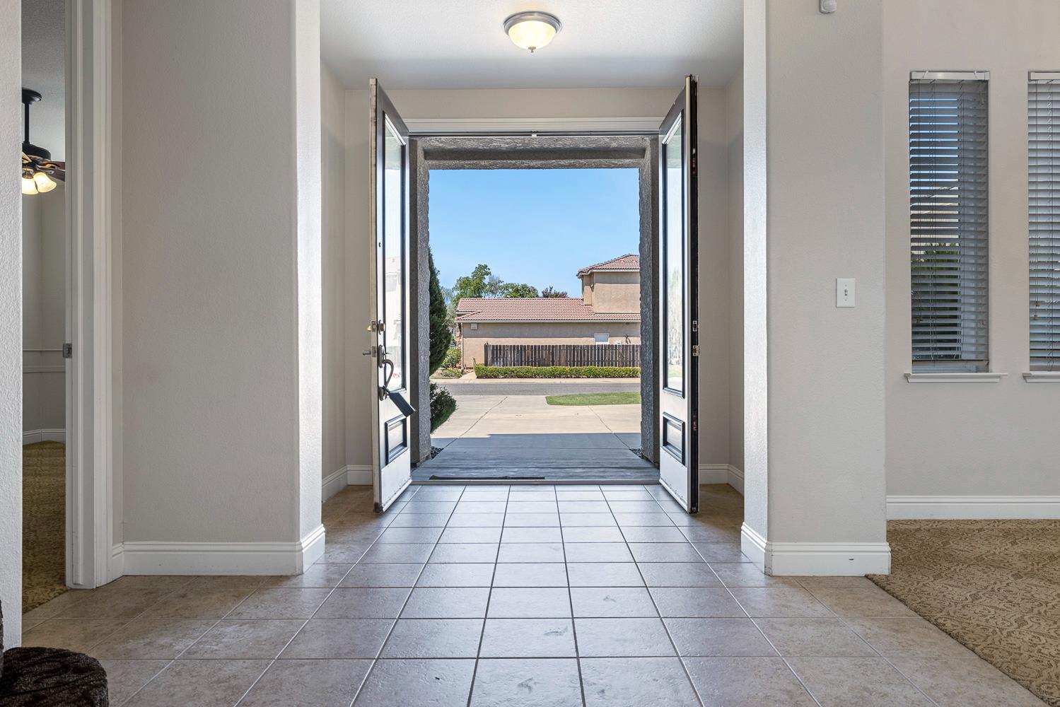 8420 N Ann Ave, Fresno, CA 93720