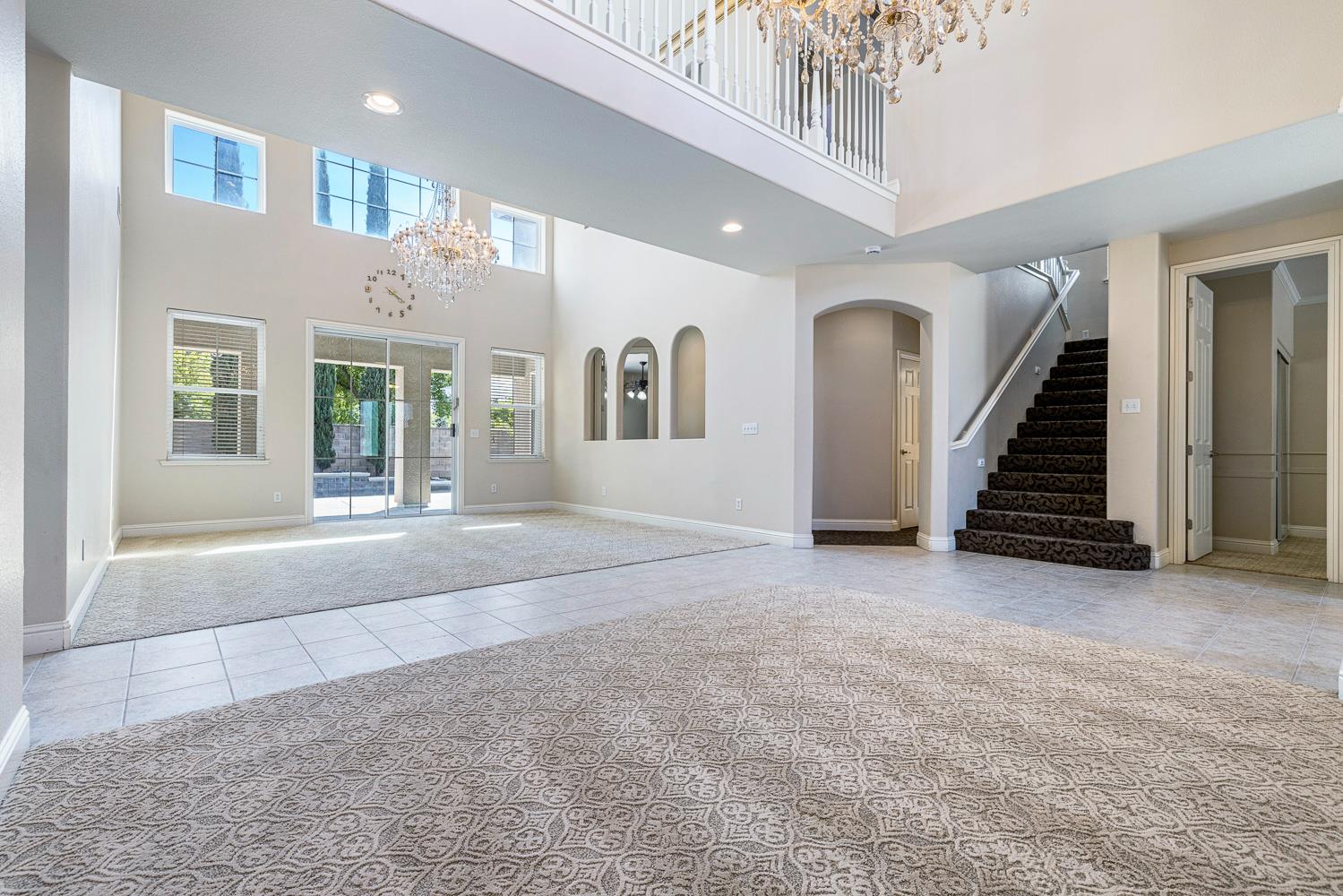 8420 N Ann Ave, Fresno, CA 93720