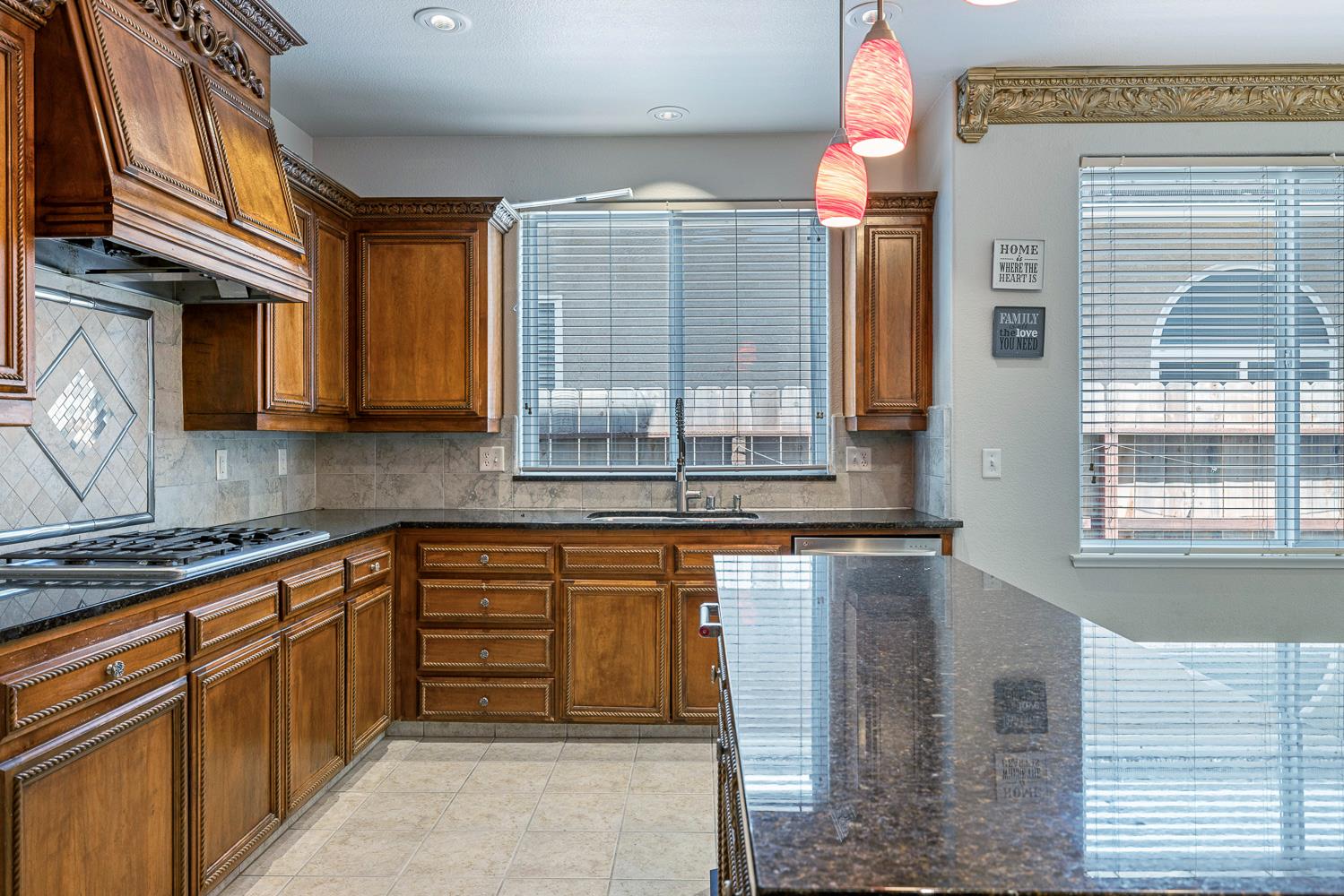 8420 N Ann Ave, Fresno, CA 93720