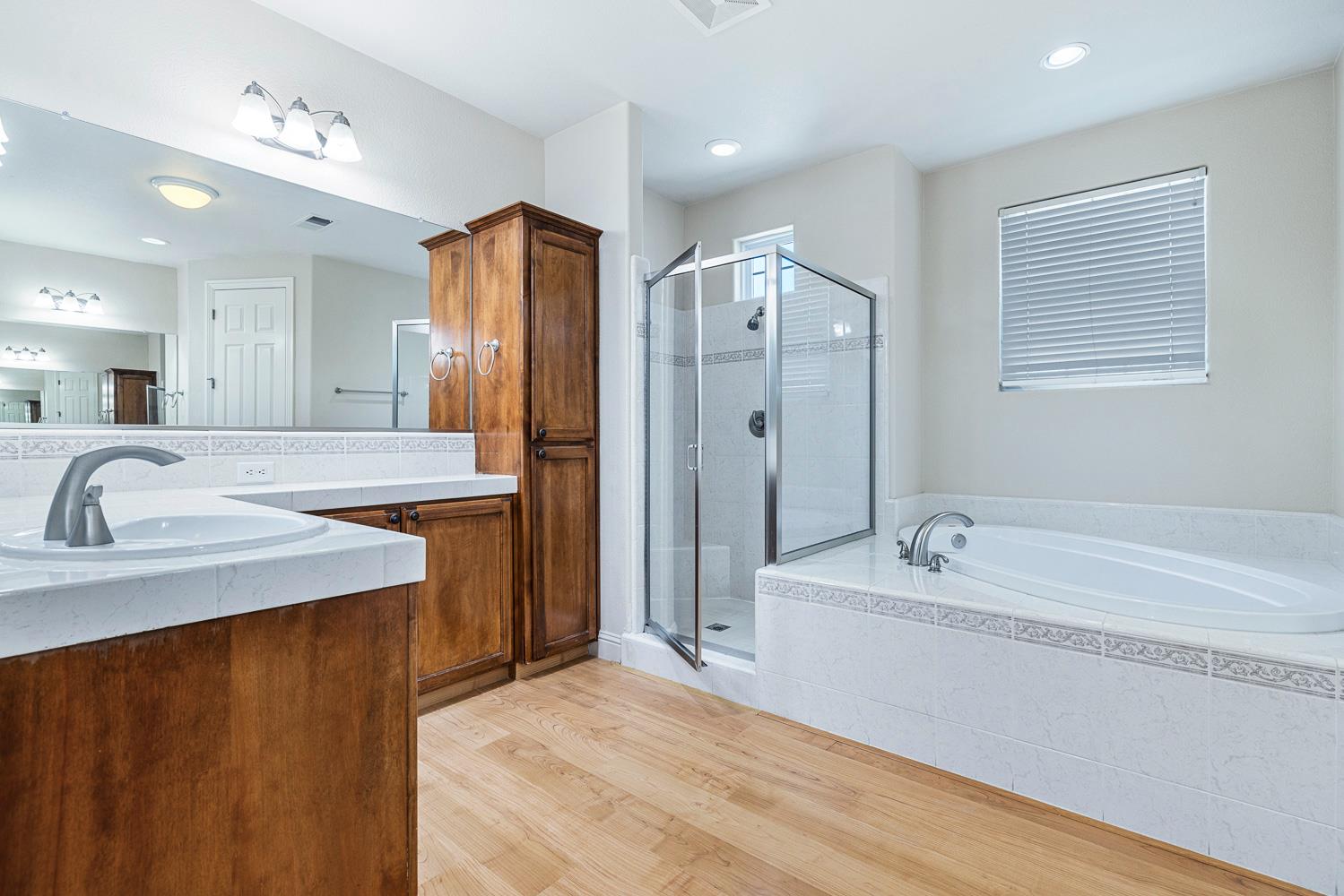 8420 N Ann Ave, Fresno, CA 93720