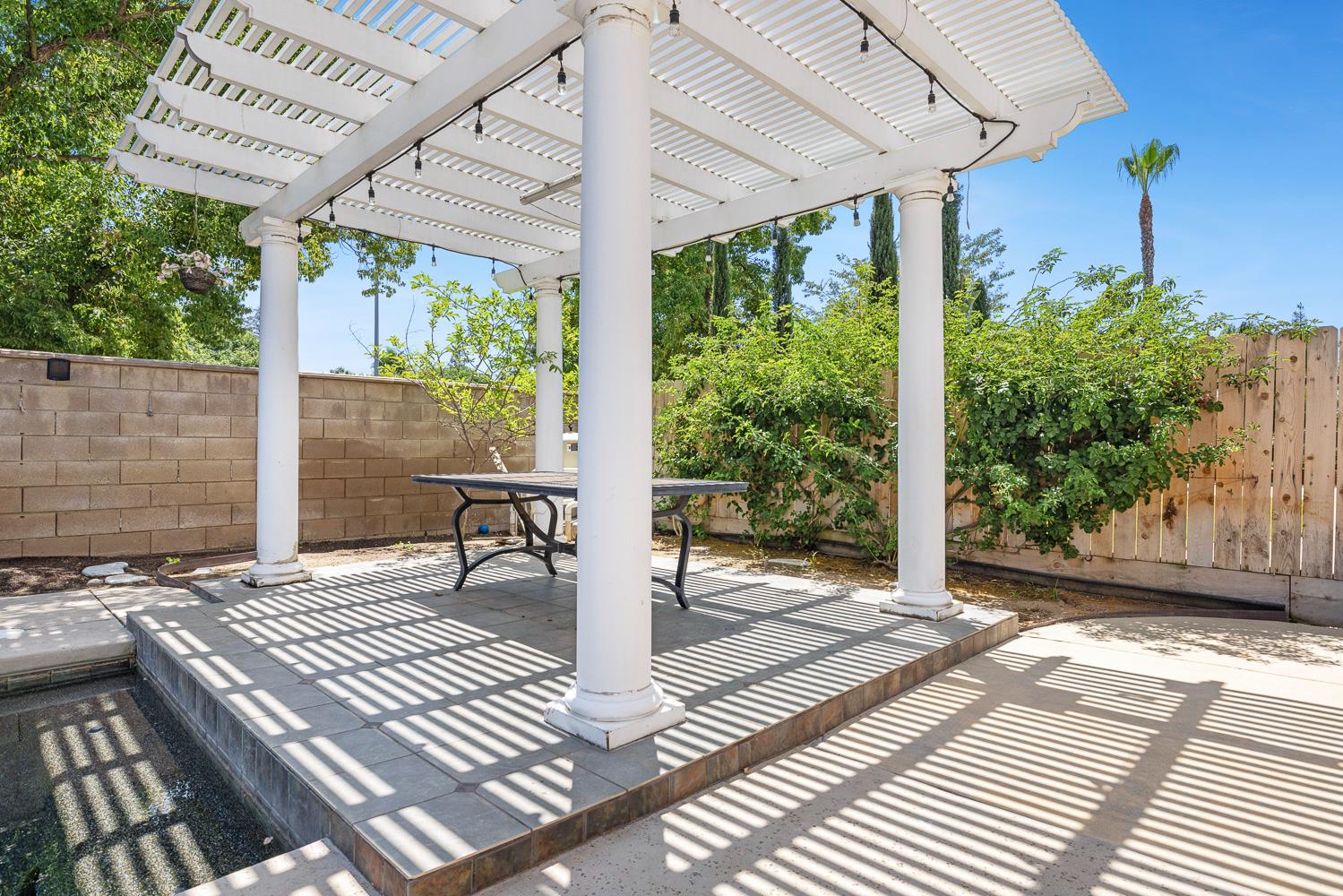 8420 N Ann Ave, Fresno, CA 93720