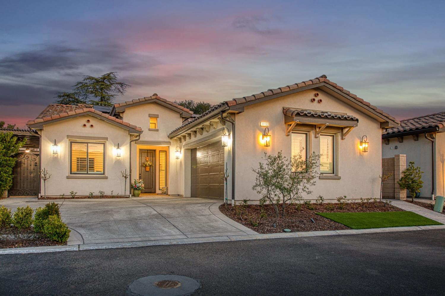 11132 N El Encanto Ln, Fresno, CA 93730