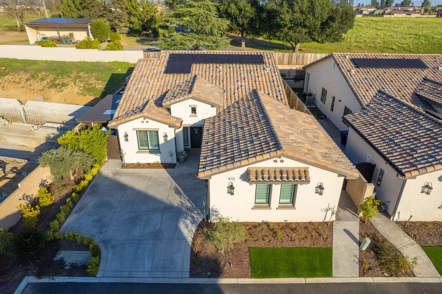 11132 N El Encanto Ln, Fresno, CA 93730