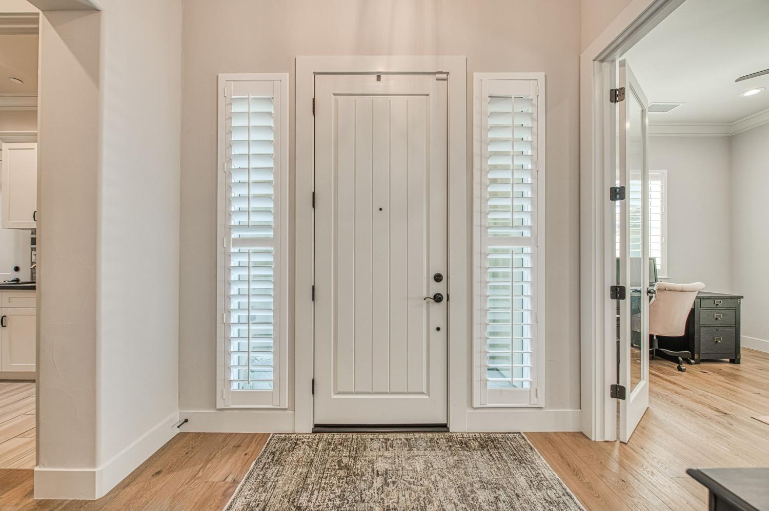 11132 N El Encanto Ln, Fresno, CA 93730