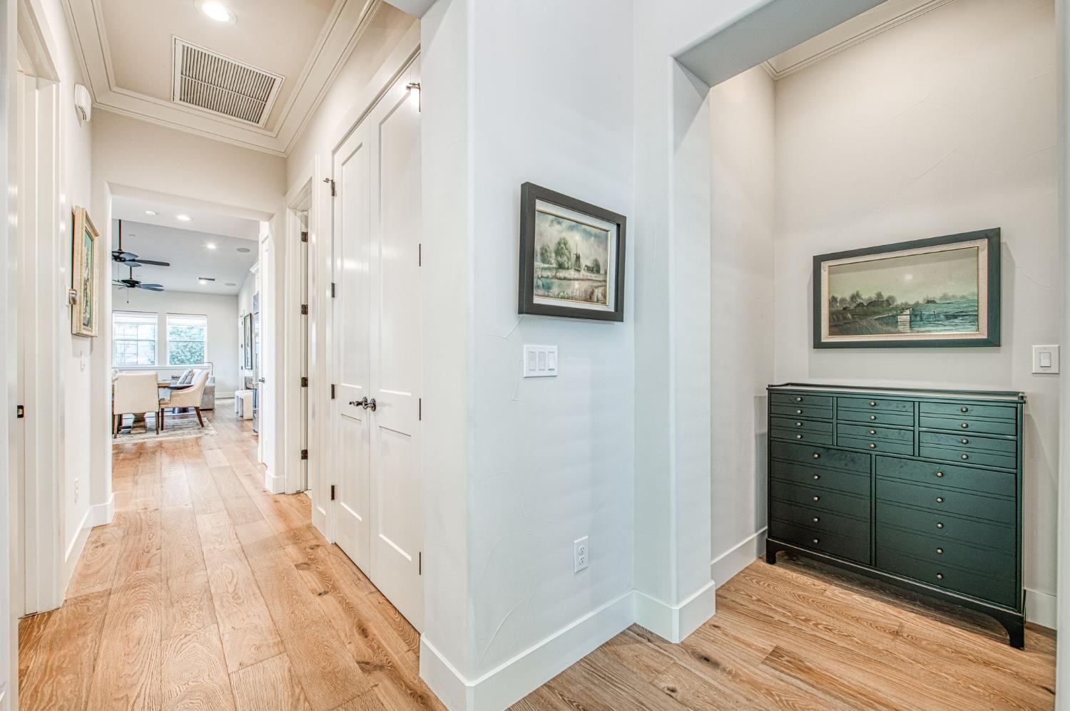 11132 N El Encanto Ln, Fresno, CA 93730