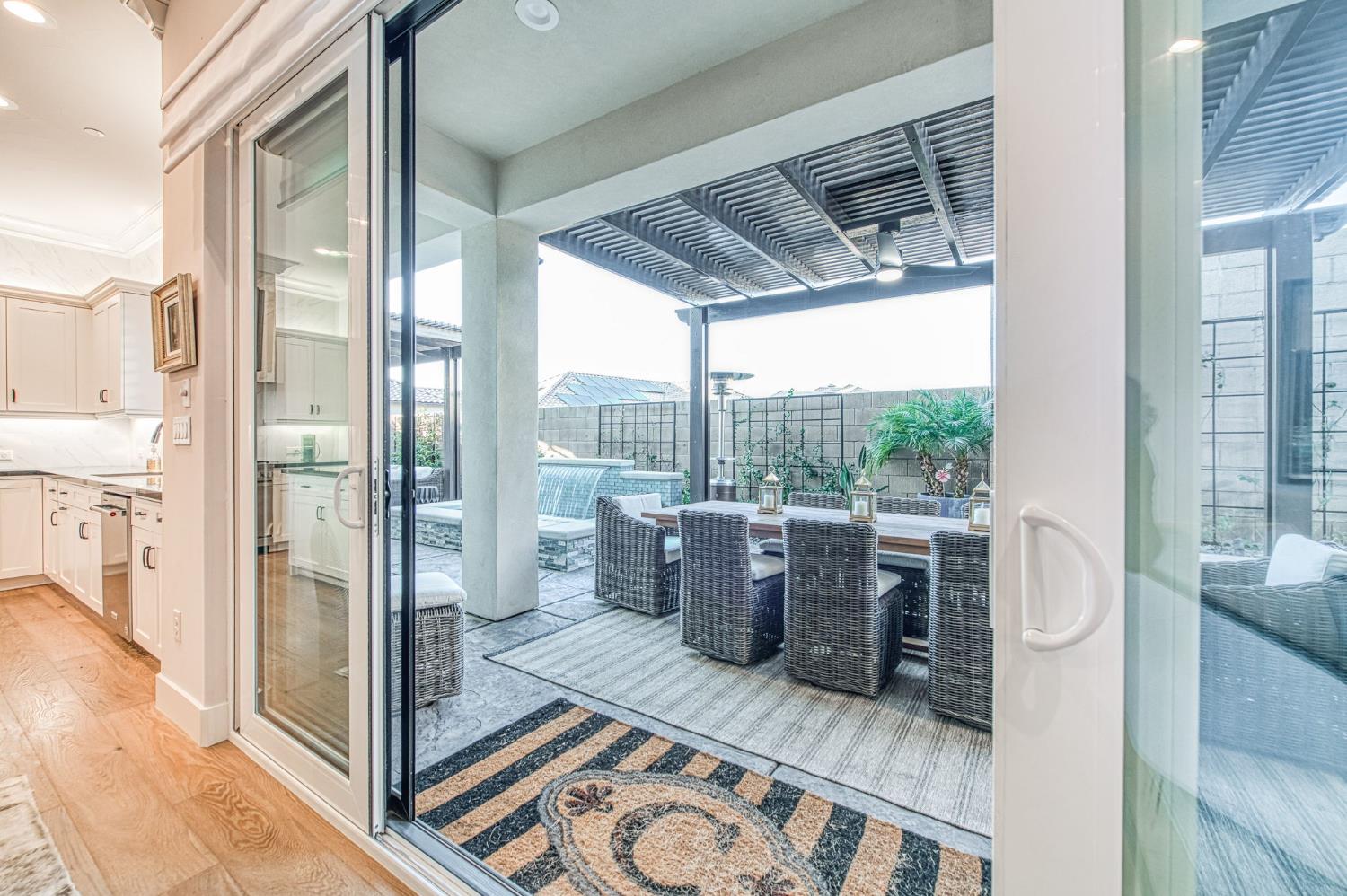 11132 N El Encanto Ln, Fresno, CA 93730