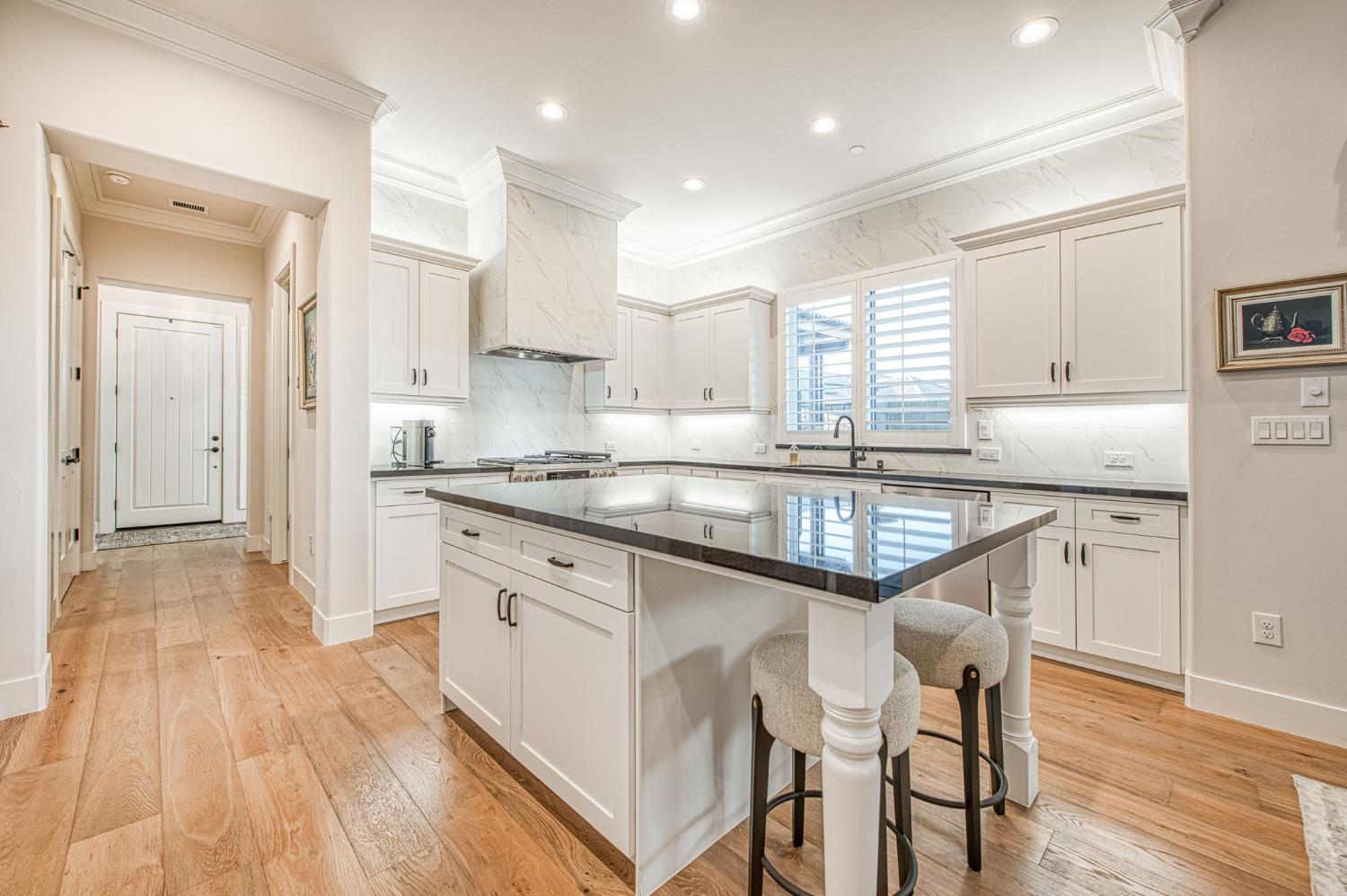 11132 N El Encanto Ln, Fresno, CA 93730