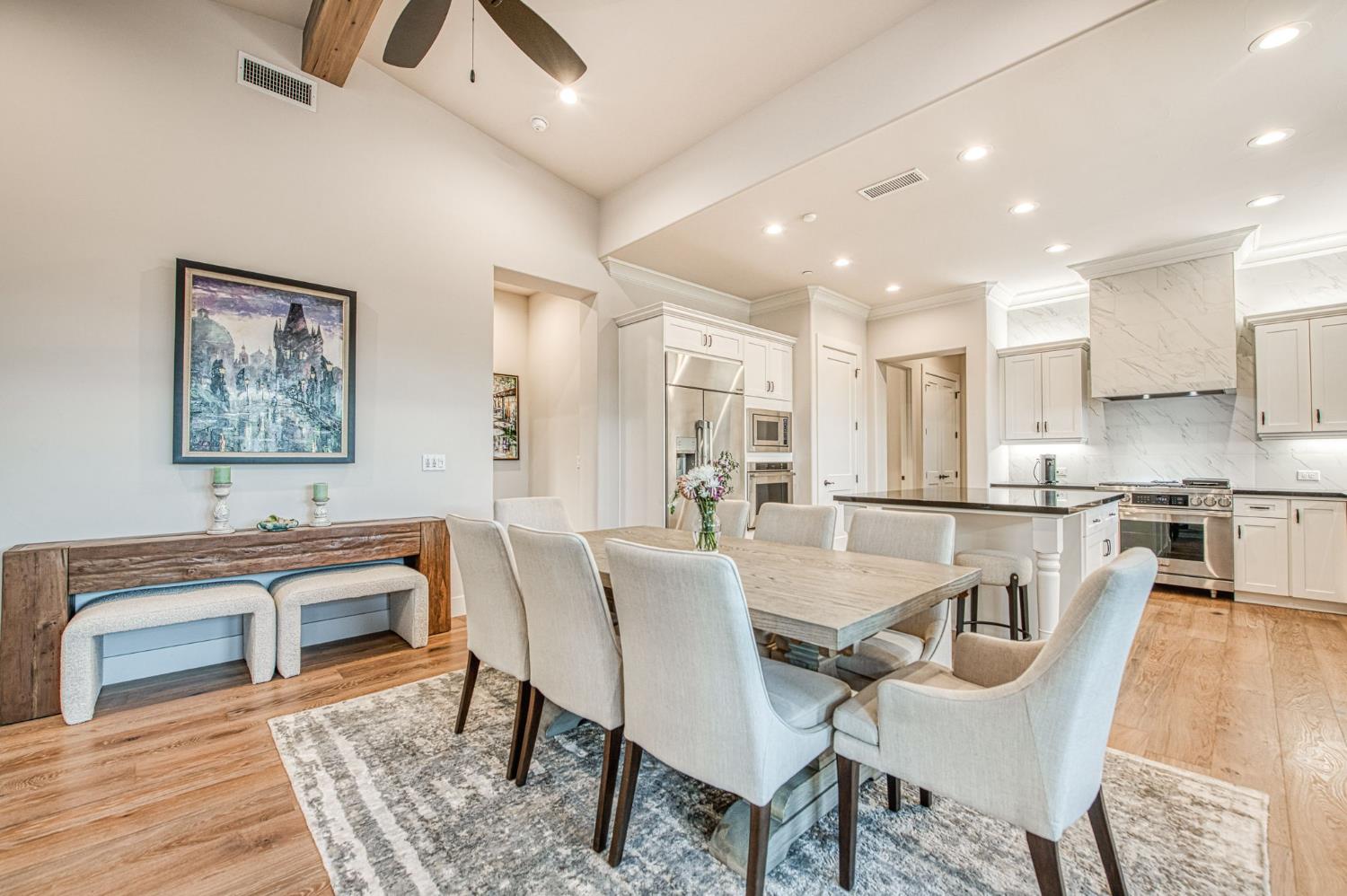 11132 N El Encanto Ln, Fresno, CA 93730