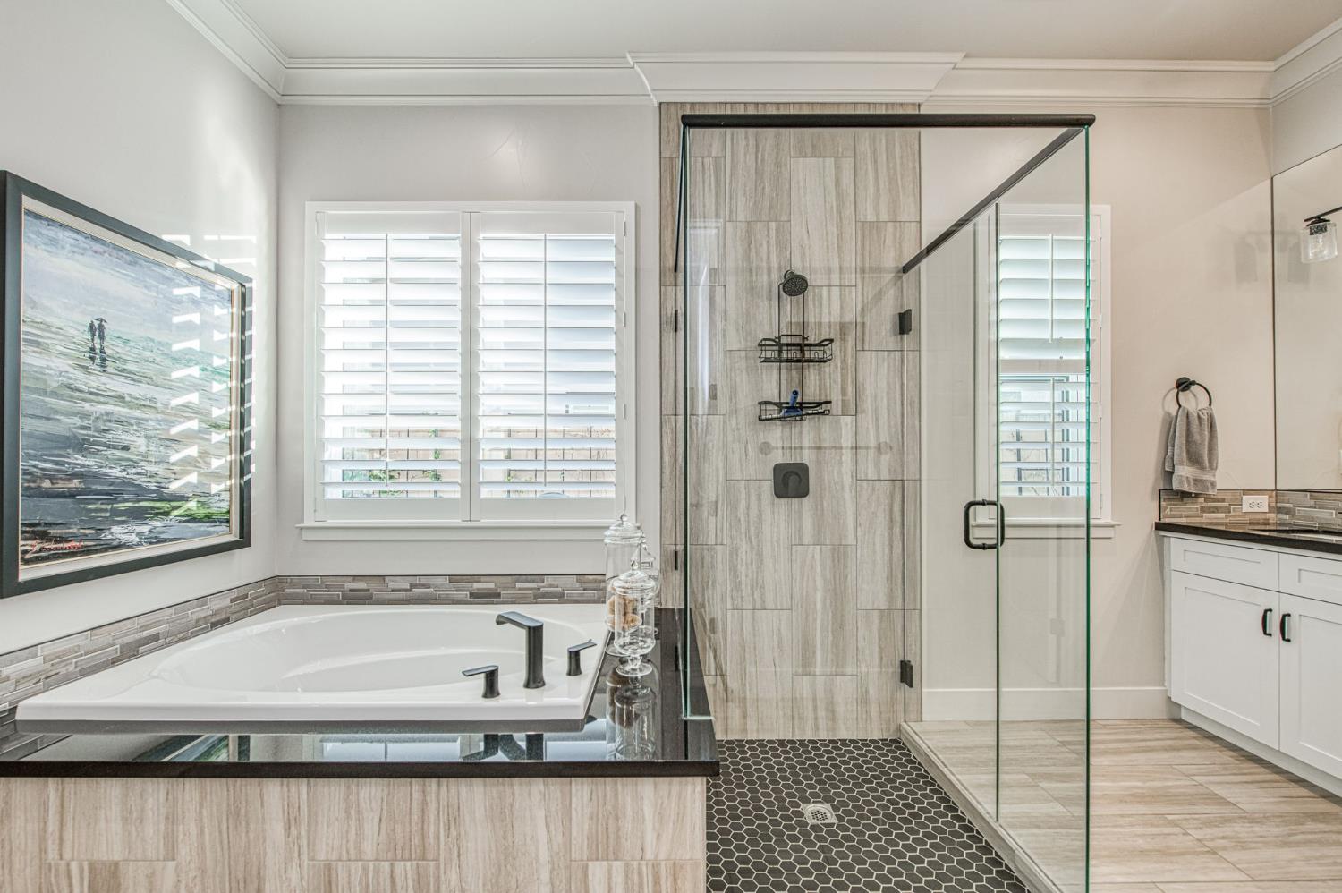 11132 N El Encanto Ln, Fresno, CA 93730