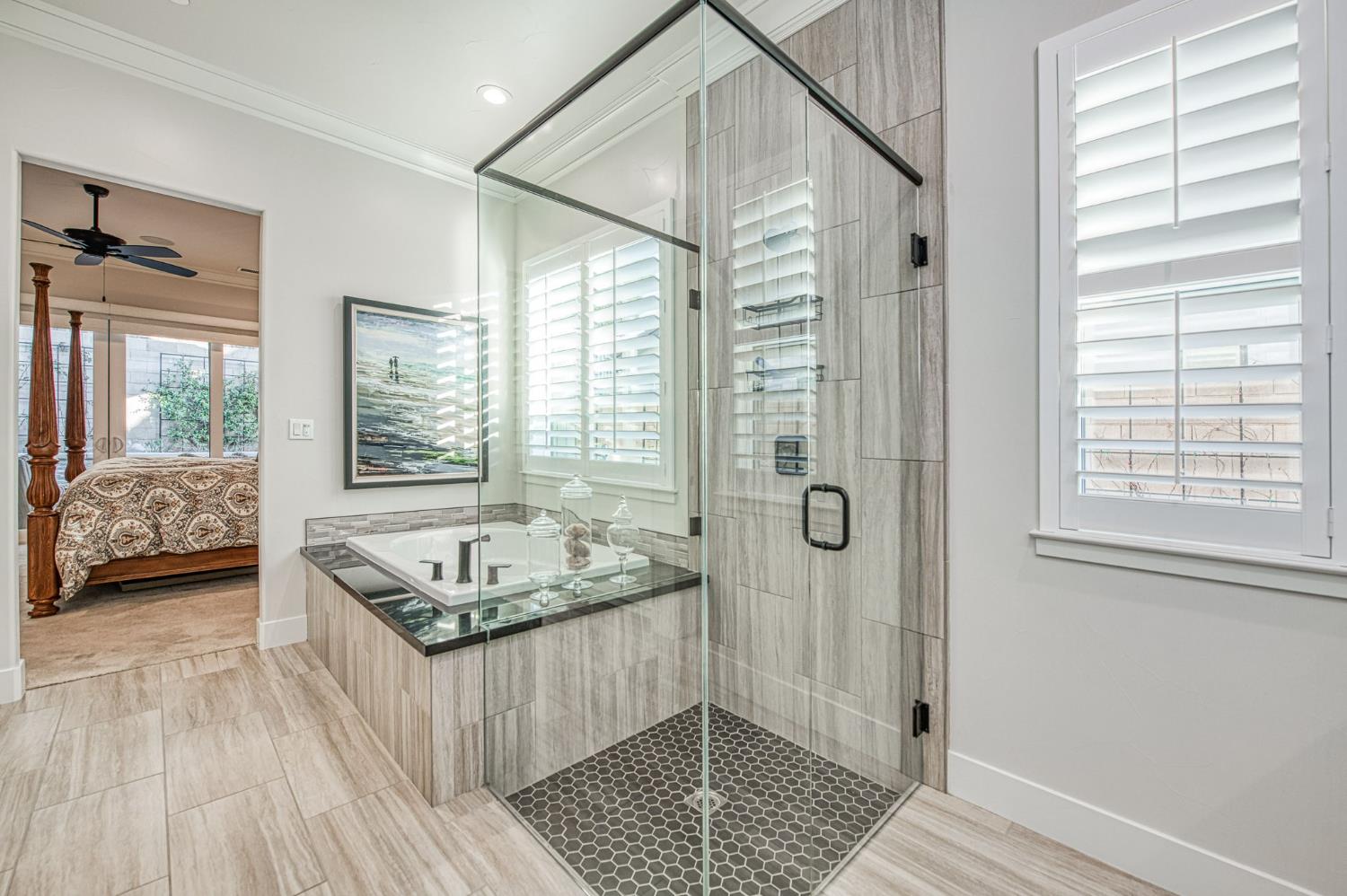 11132 N El Encanto Ln, Fresno, CA 93730