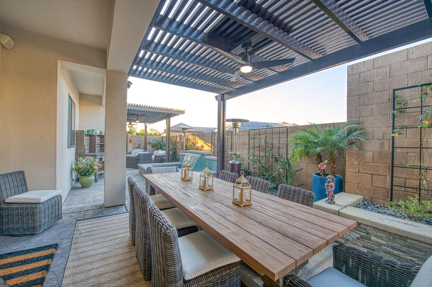 11132 N El Encanto Ln, Fresno, CA 93730