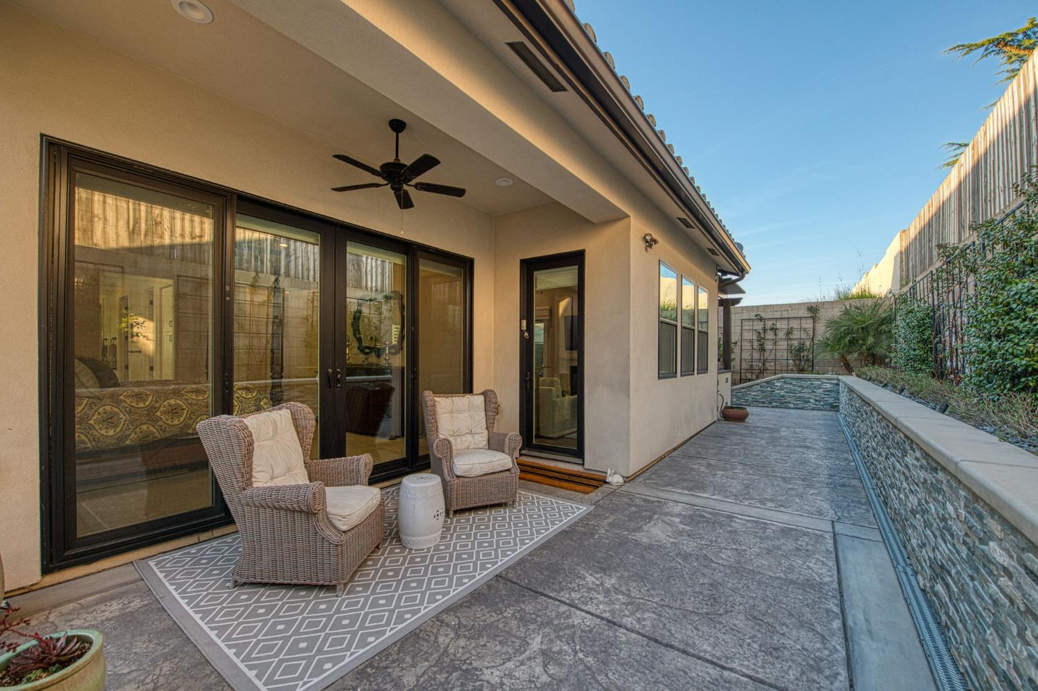 11132 N El Encanto Ln, Fresno, CA 93730