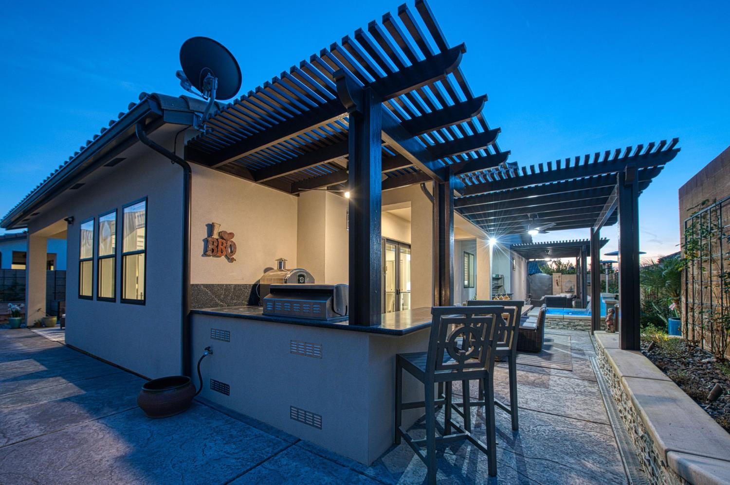 11132 N El Encanto Ln, Fresno, CA 93730