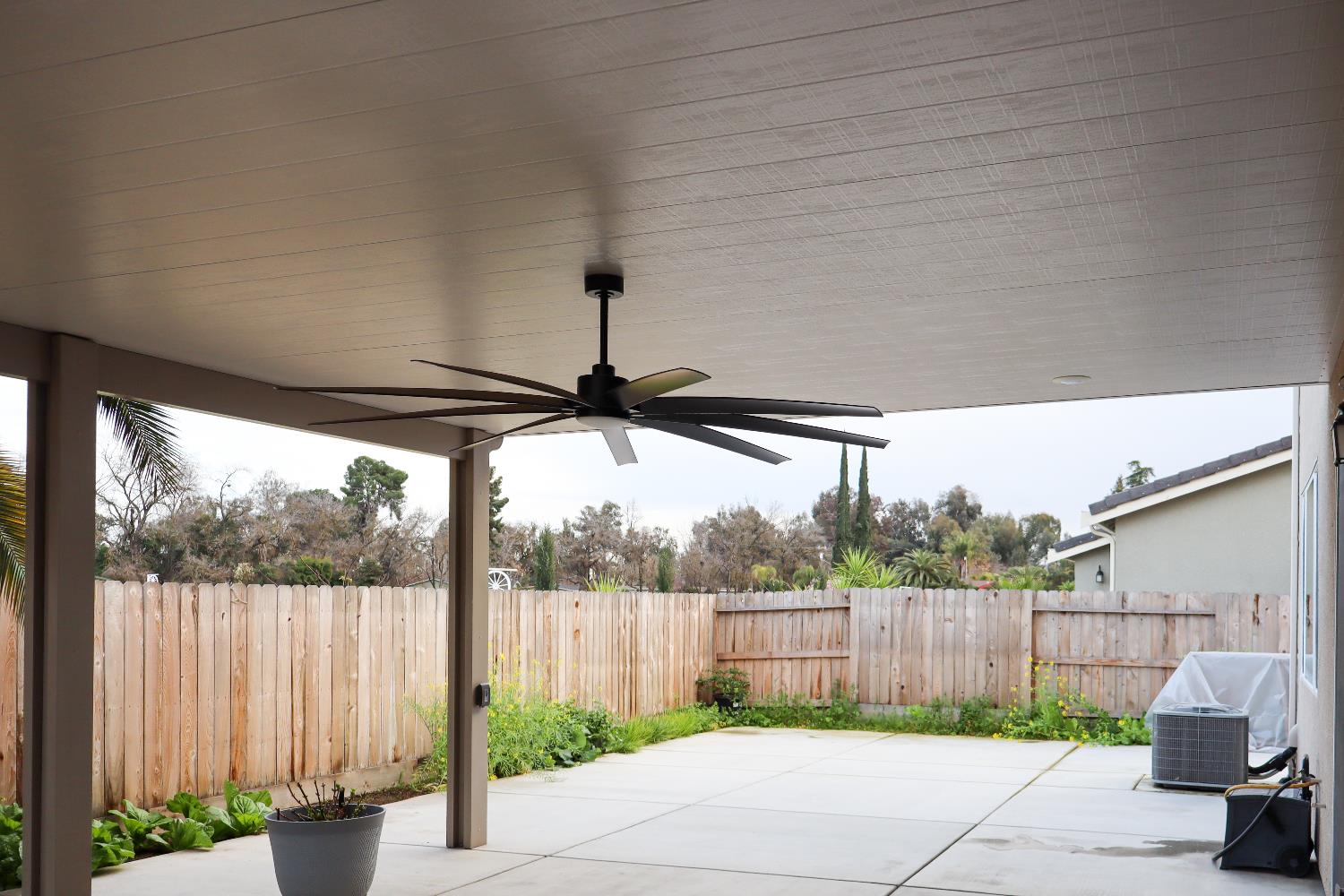 672 N Apricot, Fresno, CA 93727