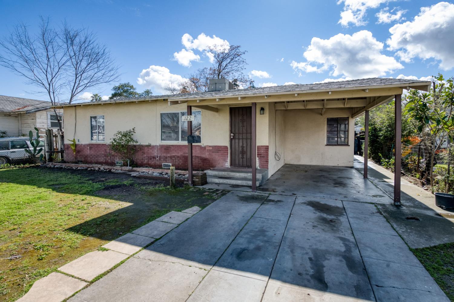122 E Eden Ave, Fresno, CA 93706