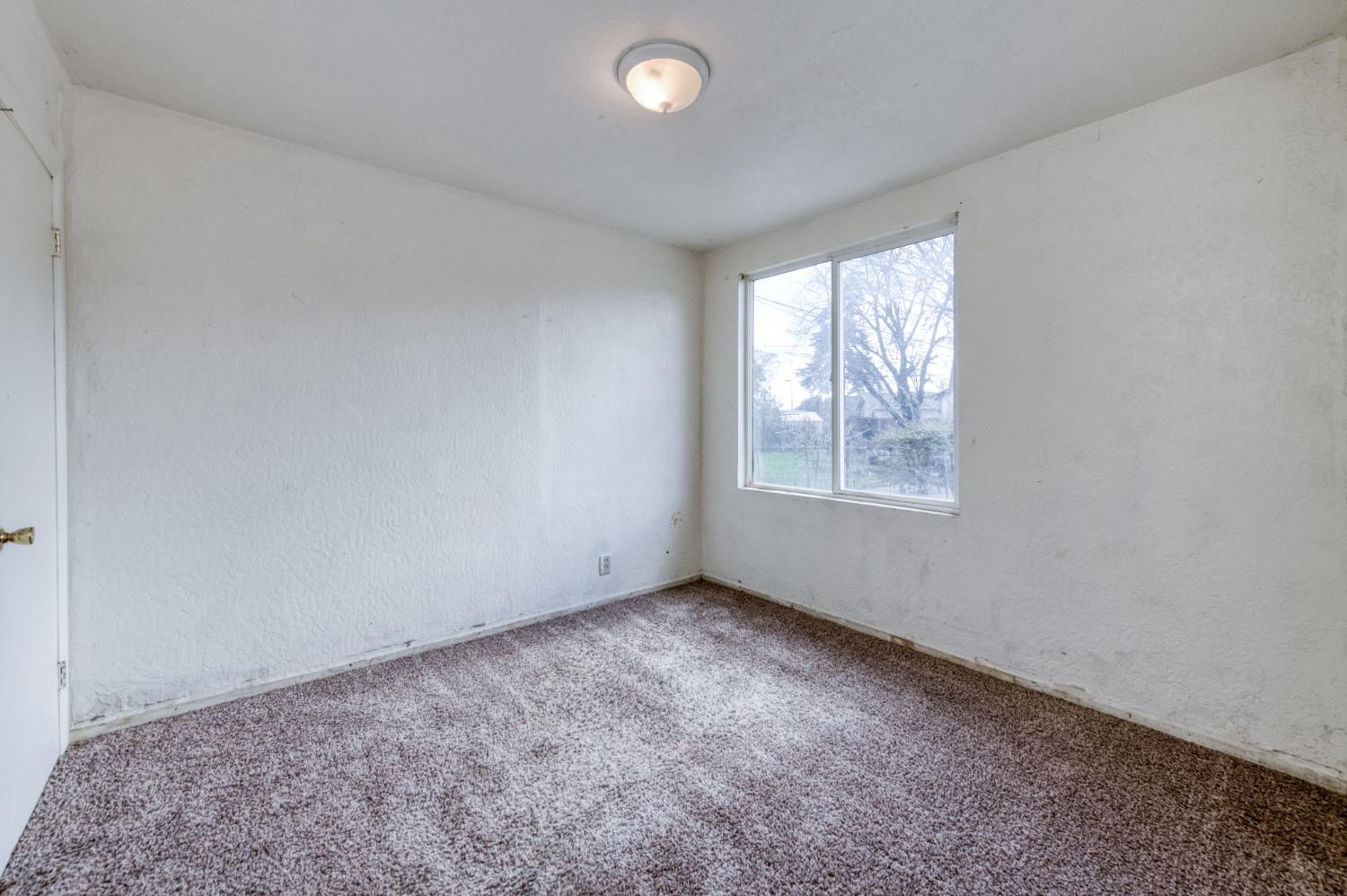 122 E Eden Ave, Fresno, CA 93706