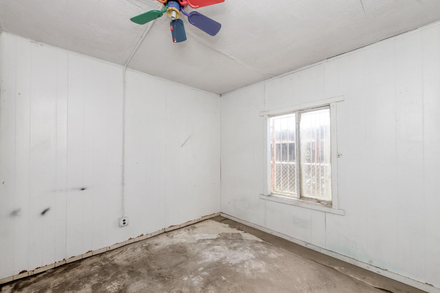 122 E Eden Ave, Fresno, CA 93706