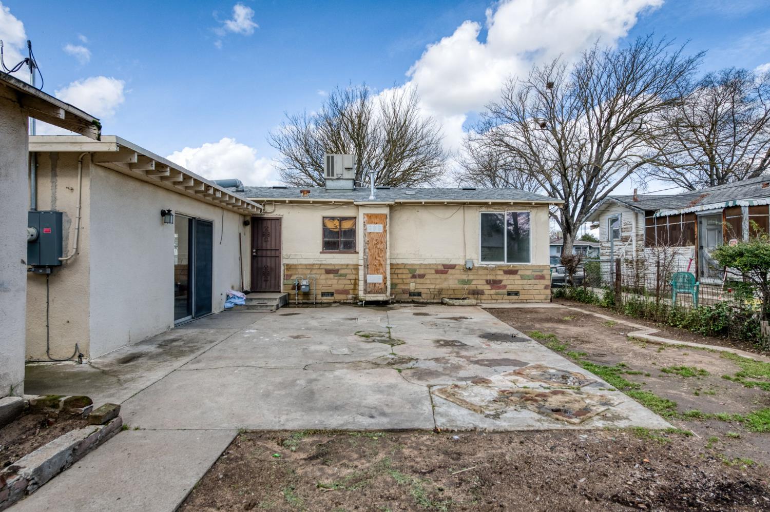 122 E Eden Ave, Fresno, CA 93706