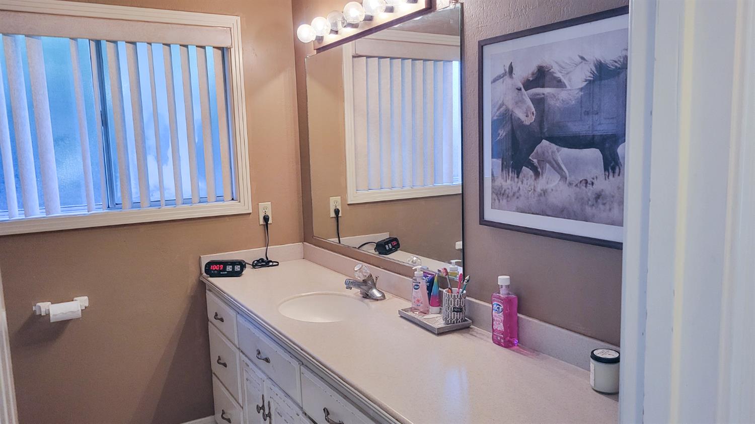 6044 N Gentry Ave, Fresno, CA 93711