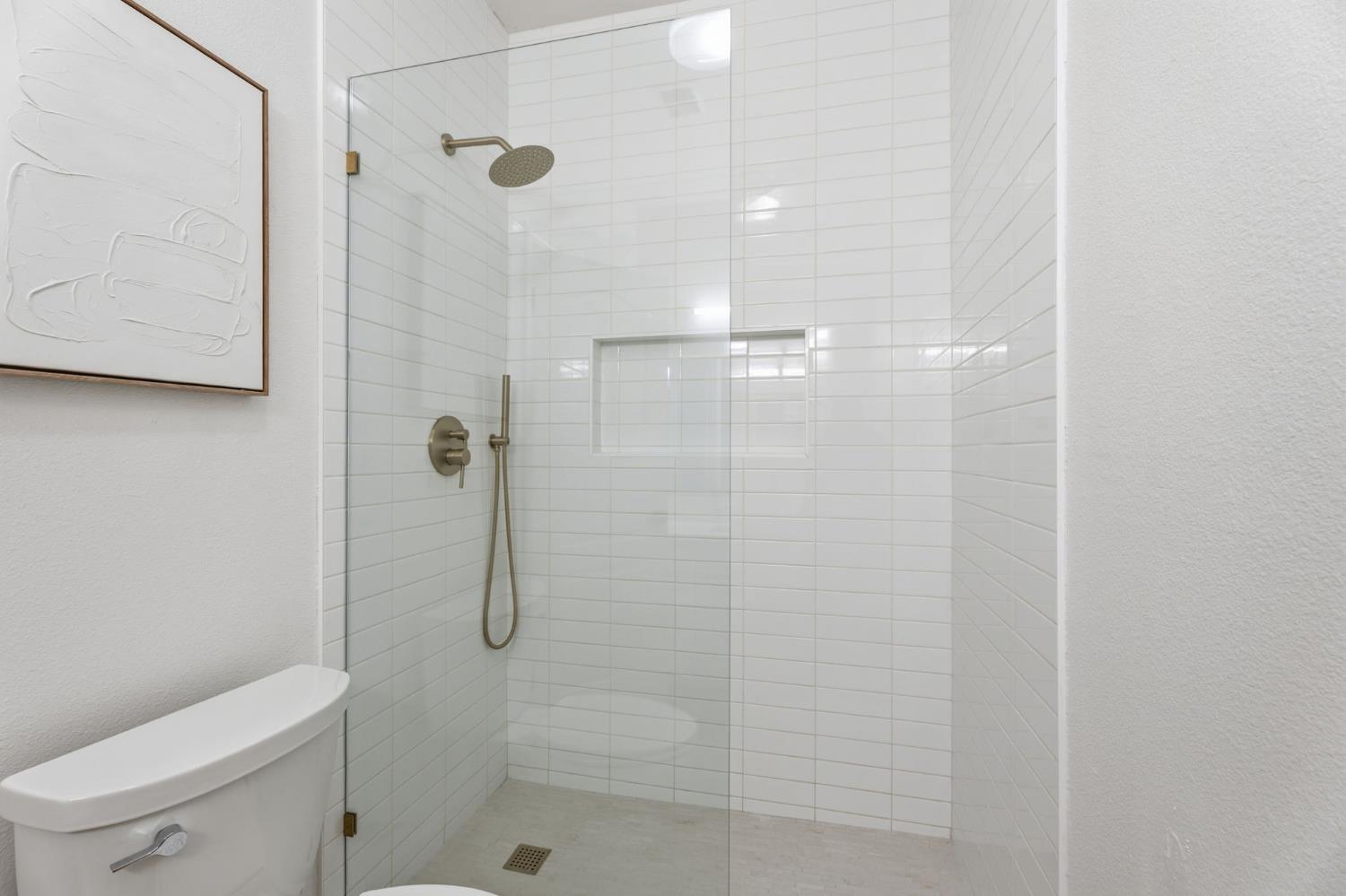 2281 E Desert Island Dr, Fresno, CA 93730