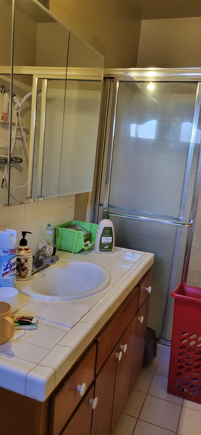 6488 N Kennedy, Fresno, CA 93710