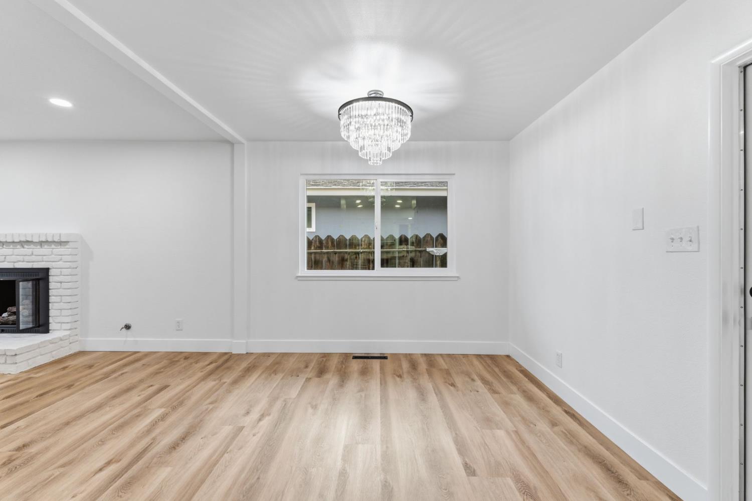 506 E Sample Ave, Fresno, CA 93710